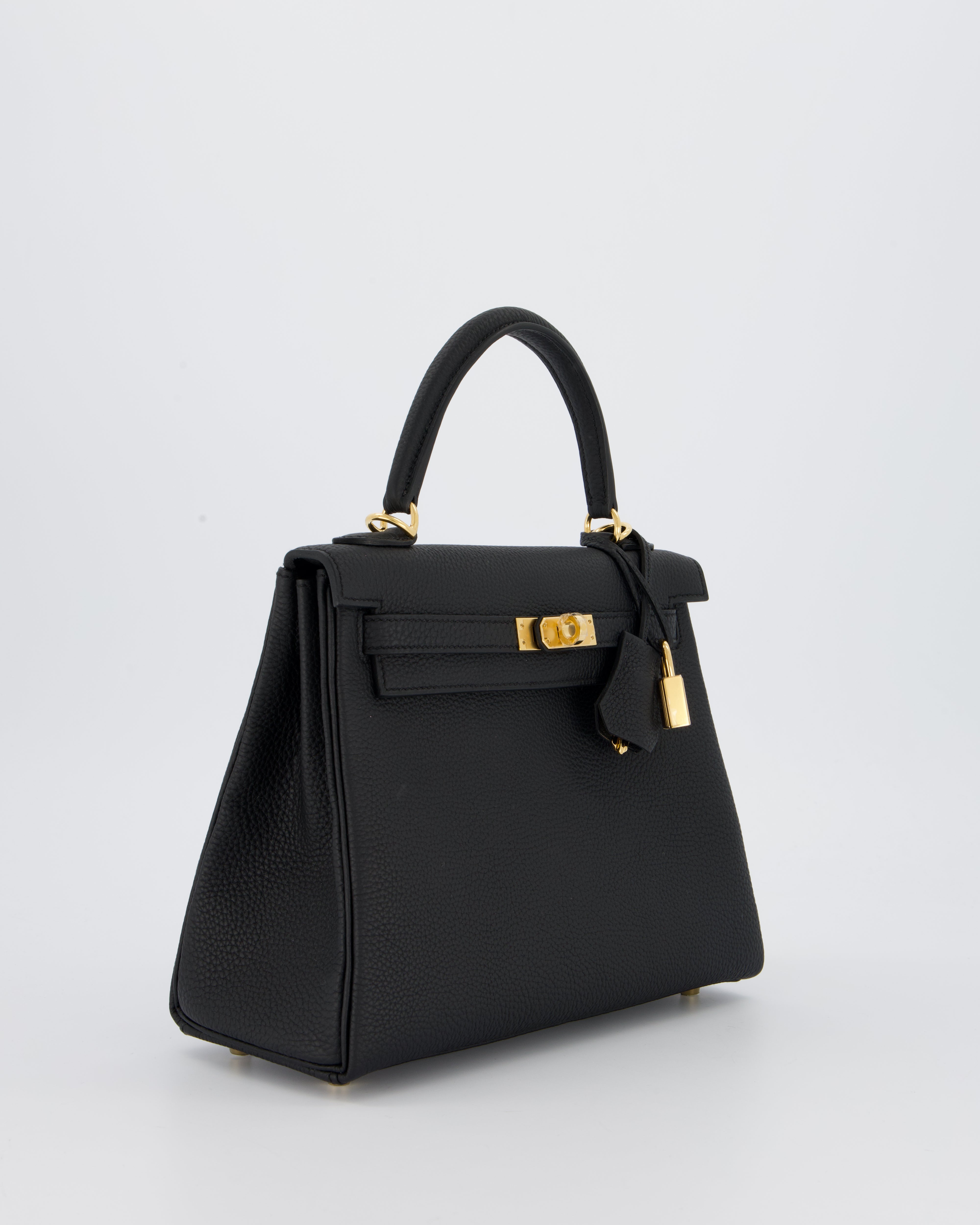 Hermès Kelly 25 Retourne Bag in Noir Togo Leather with Gold Hardware