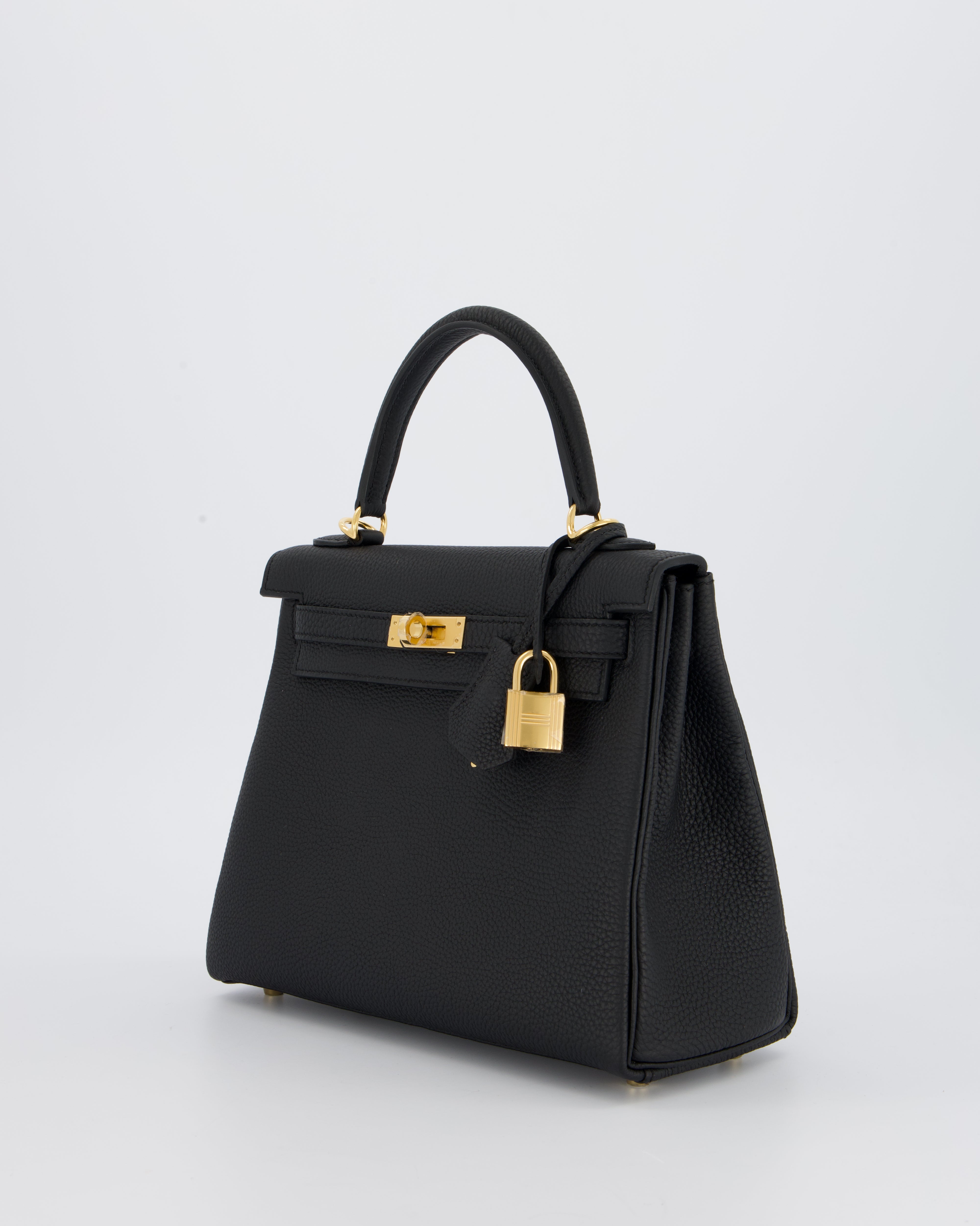 Hermès Kelly 25 Retourne Bag in Noir Togo Leather and Gold Hardware