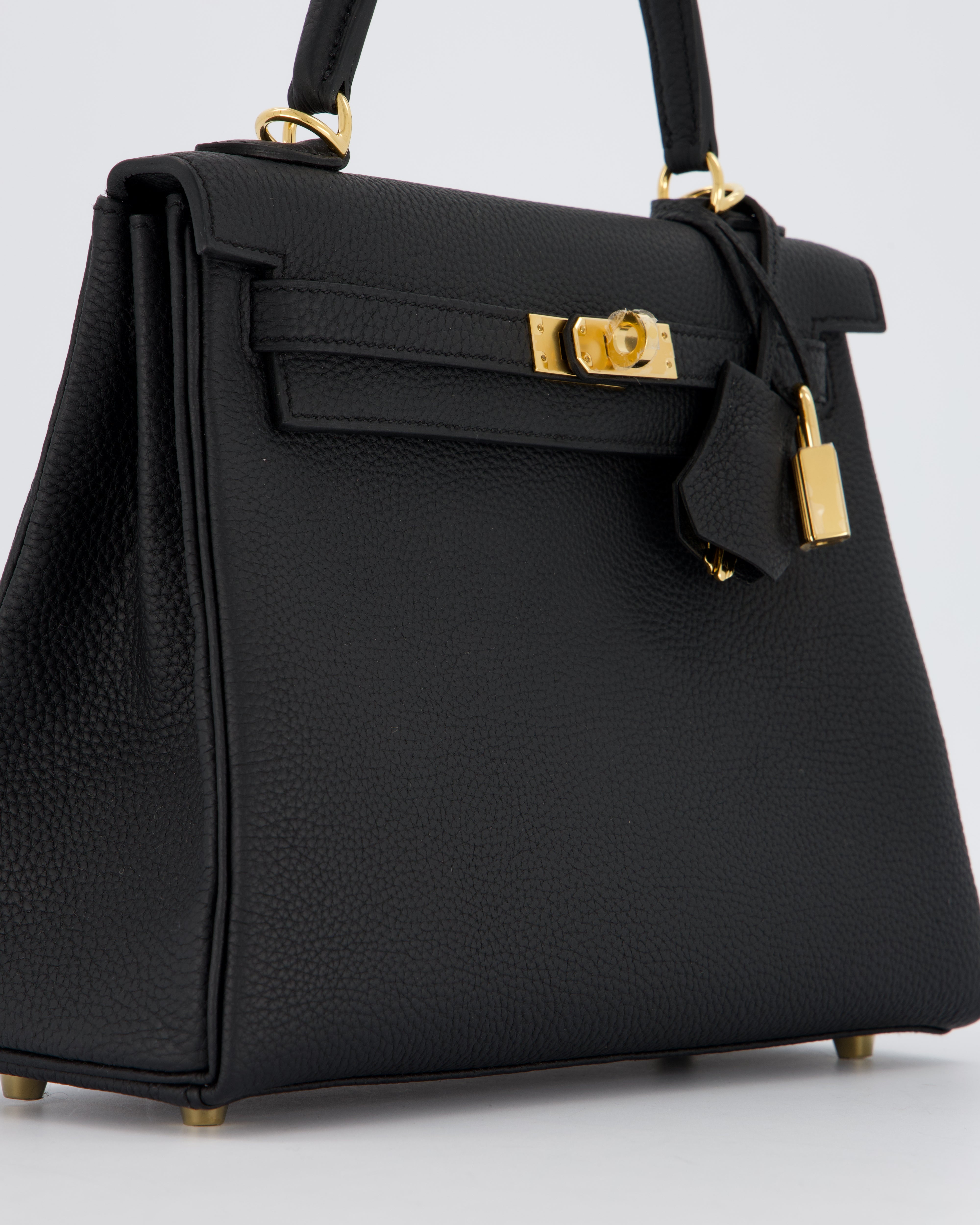 Hermès Kelly 25 Retourne Bag in Noir Togo Leather with Gold Hardware