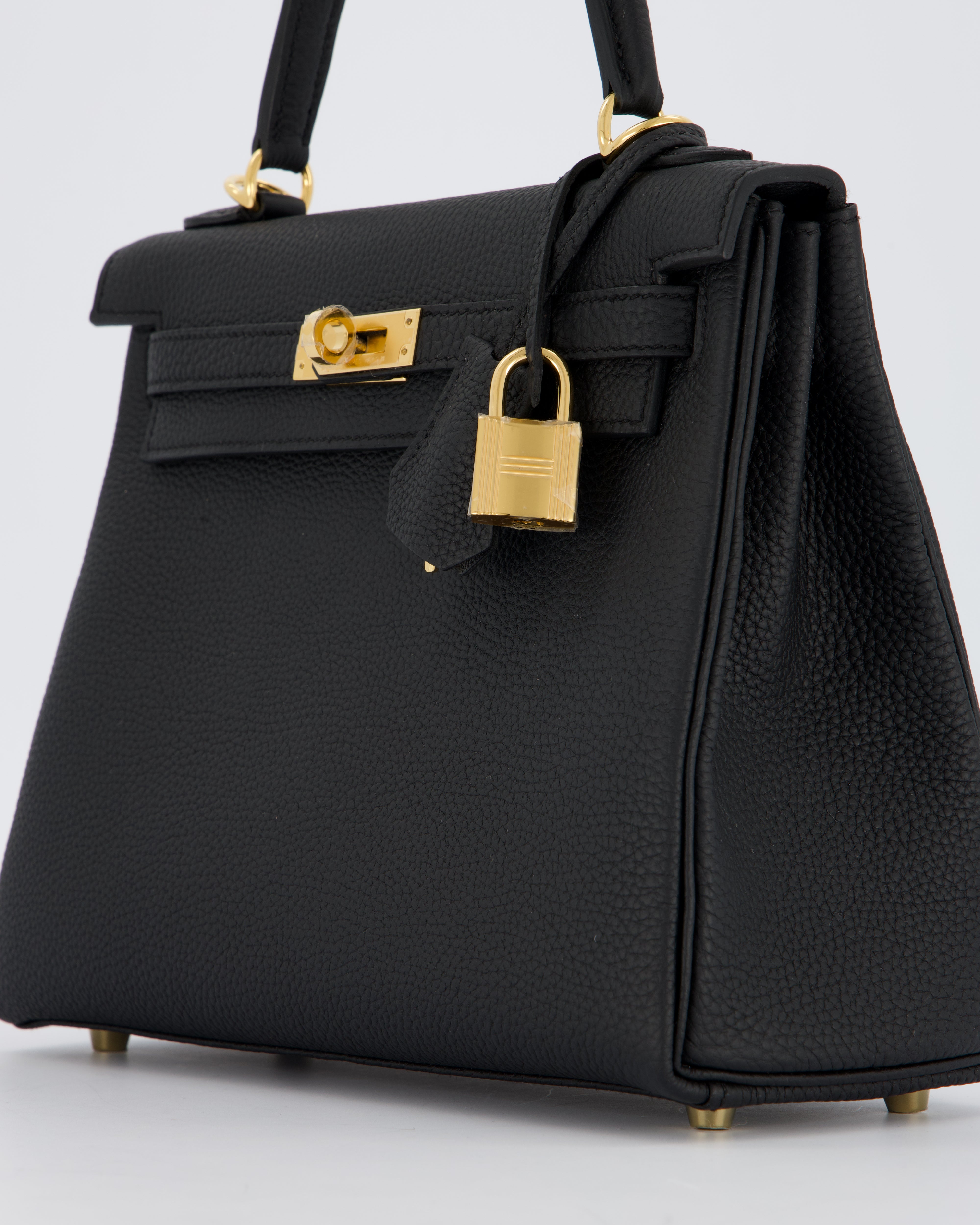 Hermès Kelly 25 Retourne Bag in Noir Togo Leather with Gold Hardware