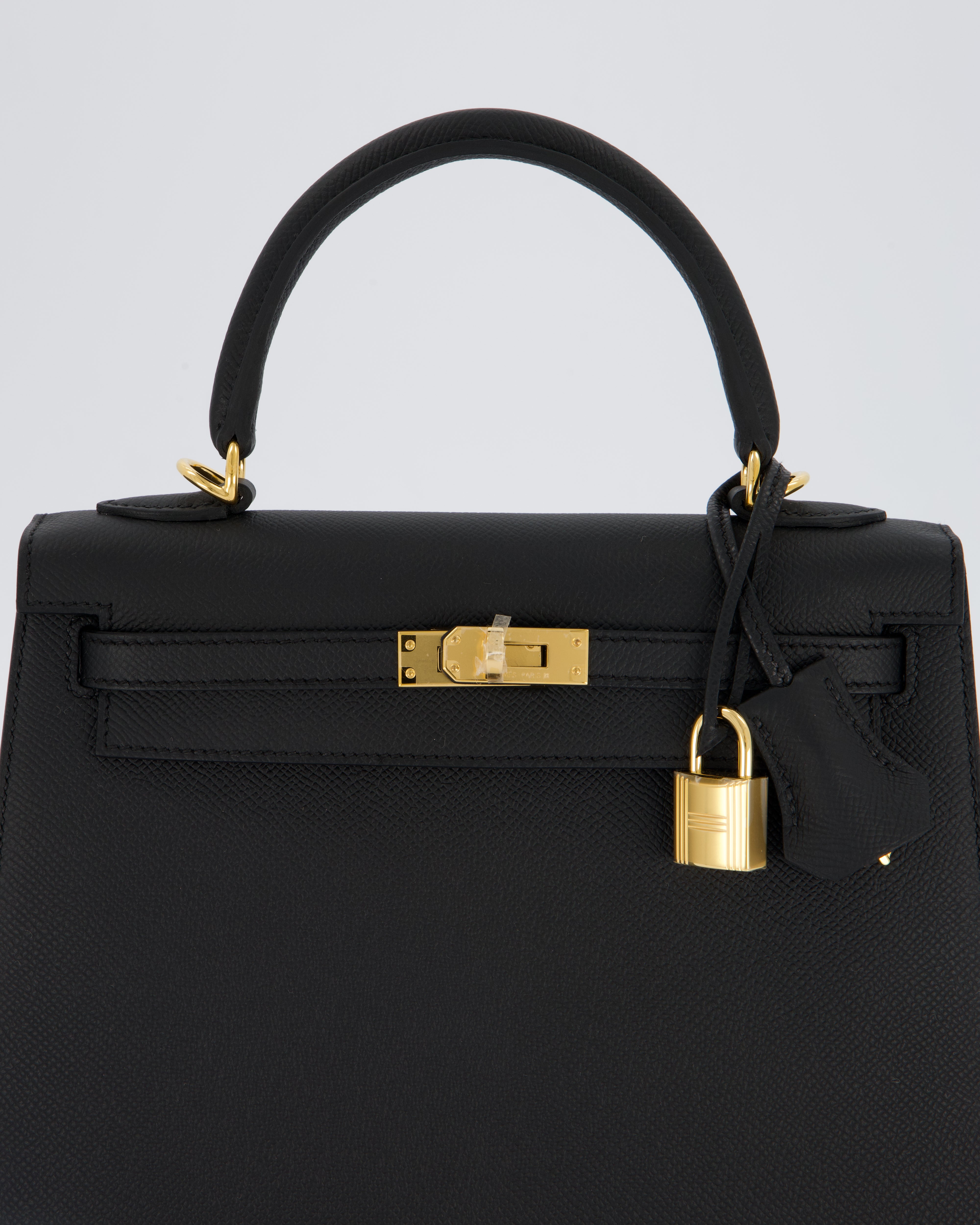 *HOT* Hermès Kelly 25 Sellier Bag in Noir Epsom Leather with Gold Hardware