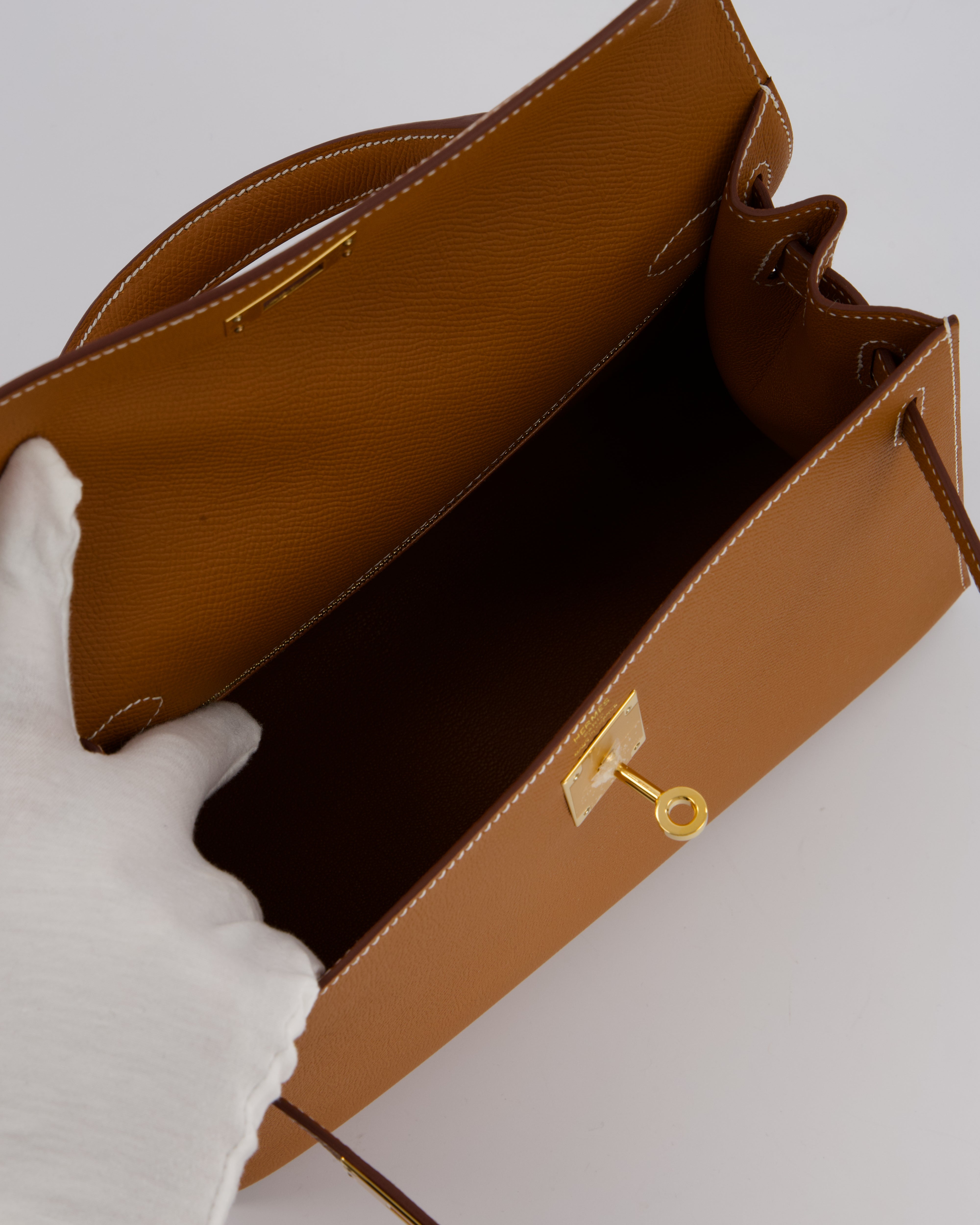 Hermès Kelly 28 Sellier Bag in Gold Epsom Leather with Gold Hardware