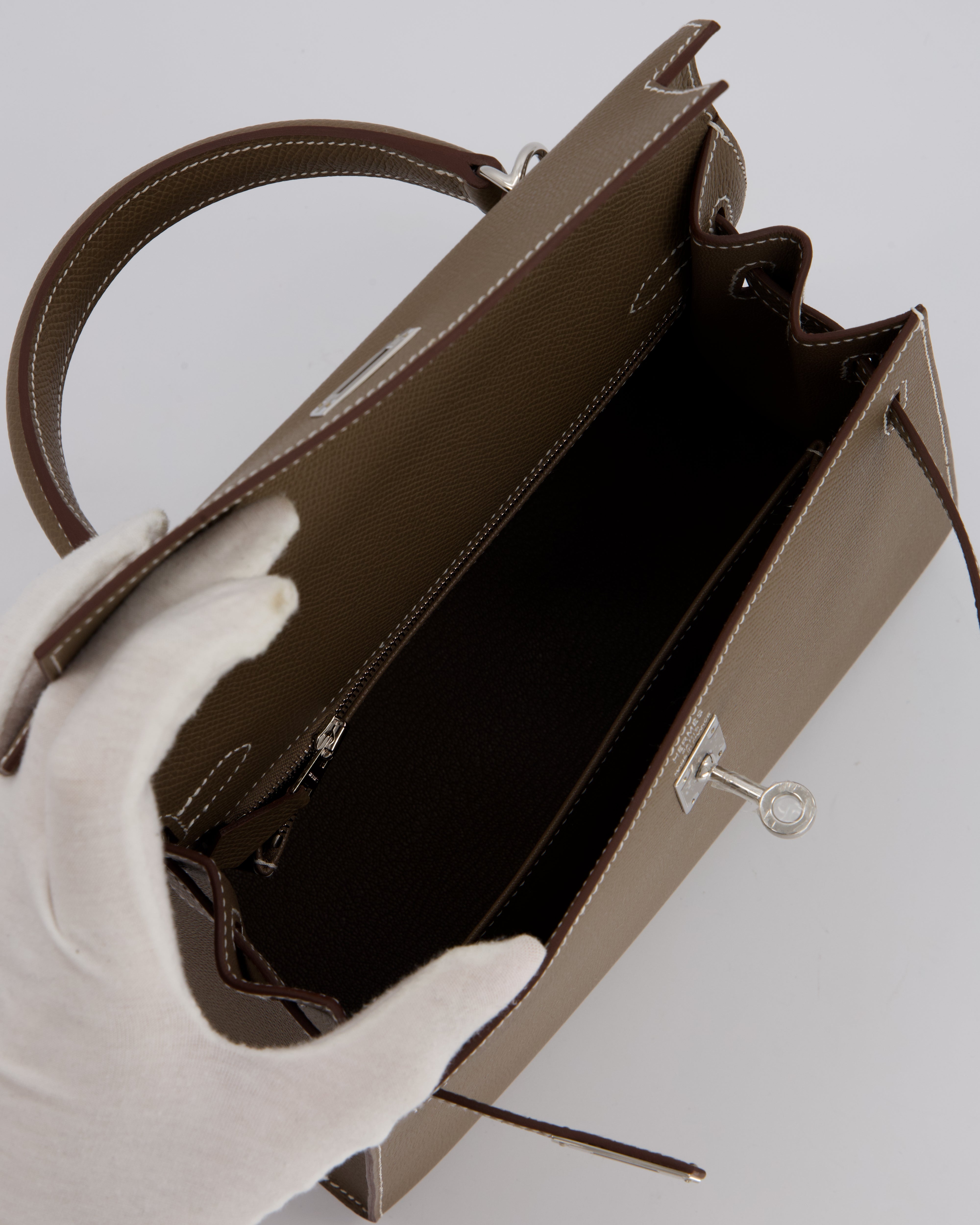 Hermès Kelly 25 Sellier Bag in Etoupe Epsom Leather with Palladium Hardware