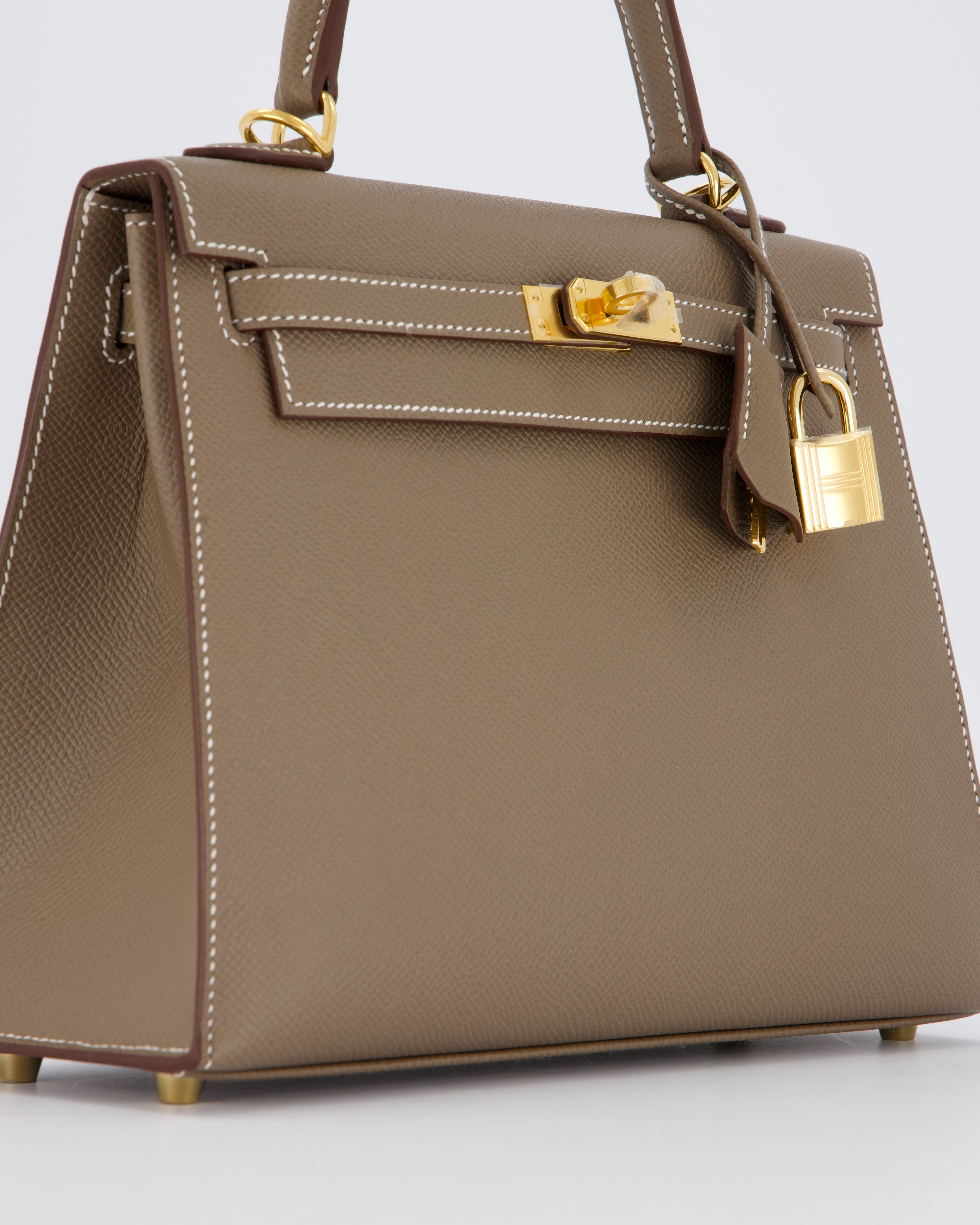 Hermès Kelly 25 Sellier in Etoupe Epsom Leather with Gold Hardware