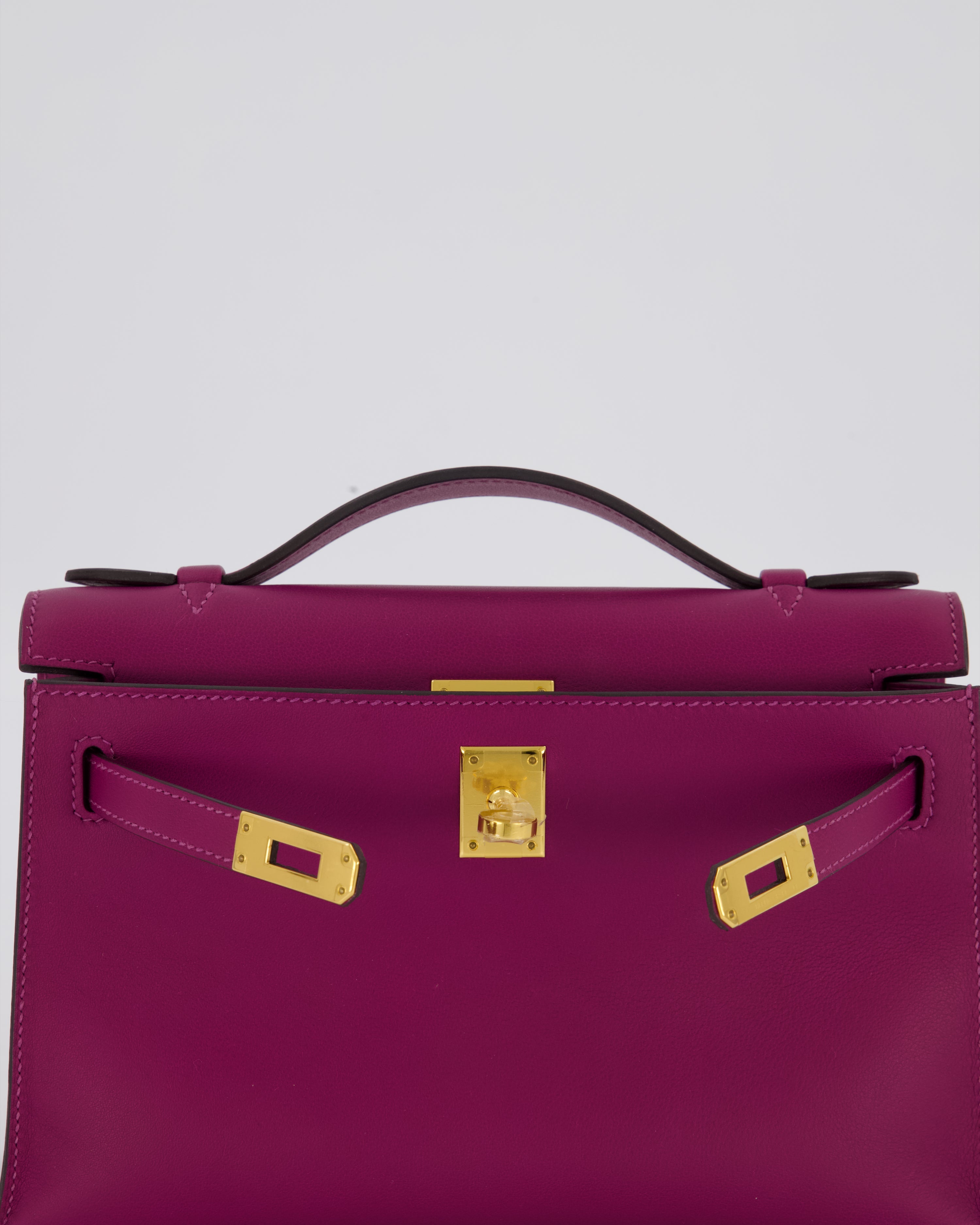 *RARE COLOUR* Hermès Kelly Pochette Bag in Anemone Swift Leather and Gold Hardware