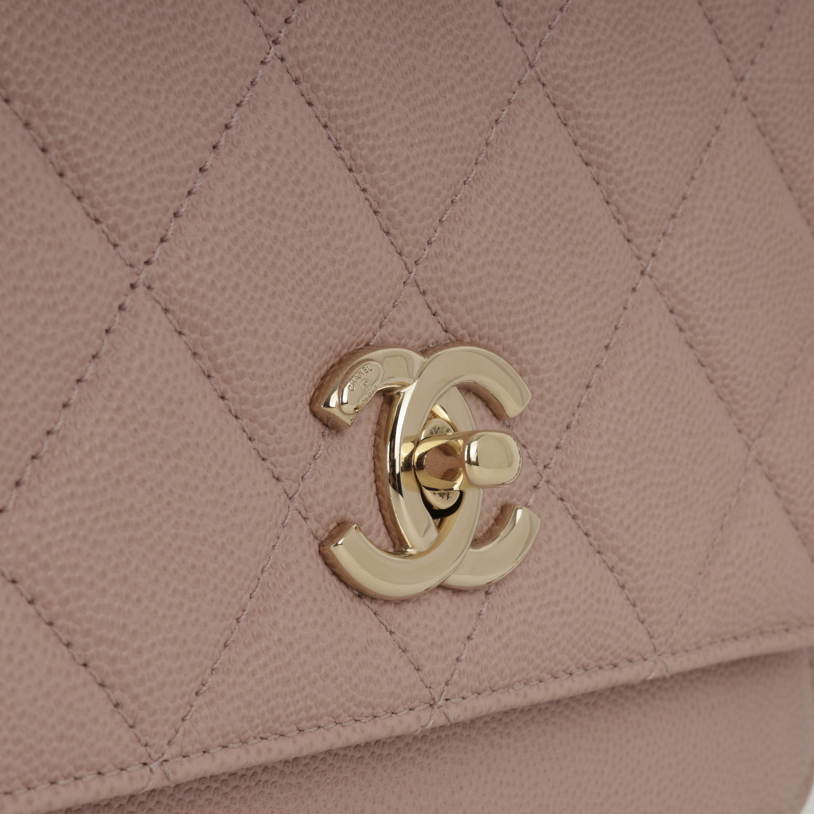 Chanel Medium  Business Affinity - Pink Caviar | Champagne Gold Hardware