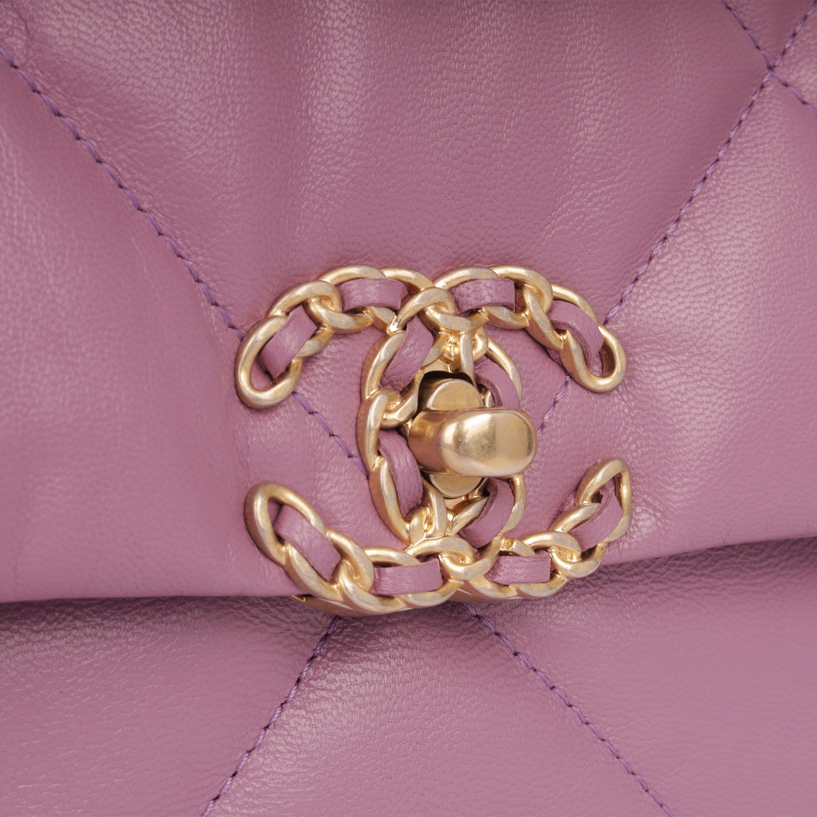 Chanel 19 - Large