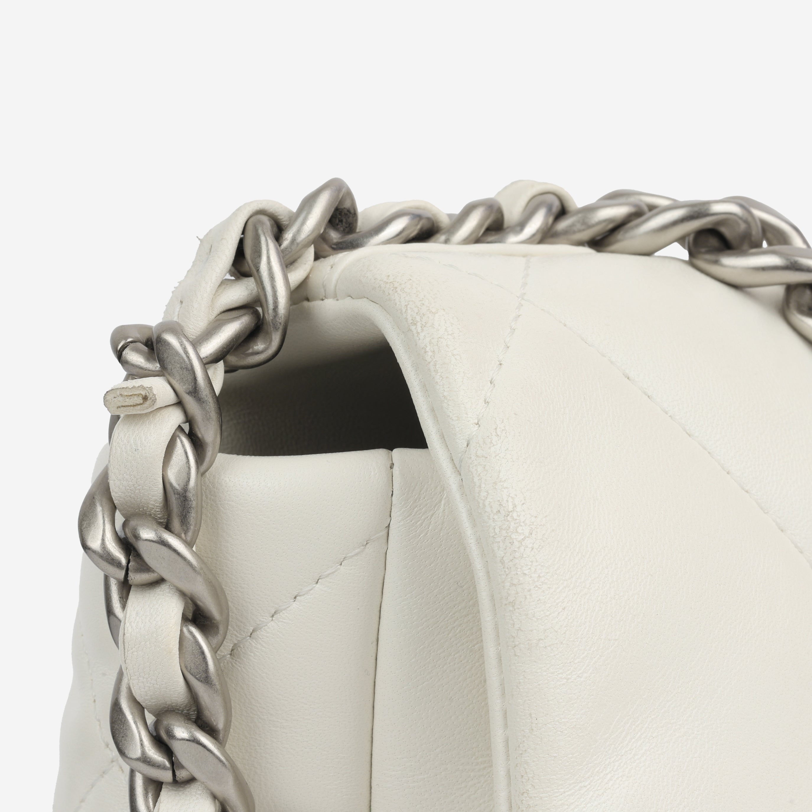 Chanel 19 - Small White