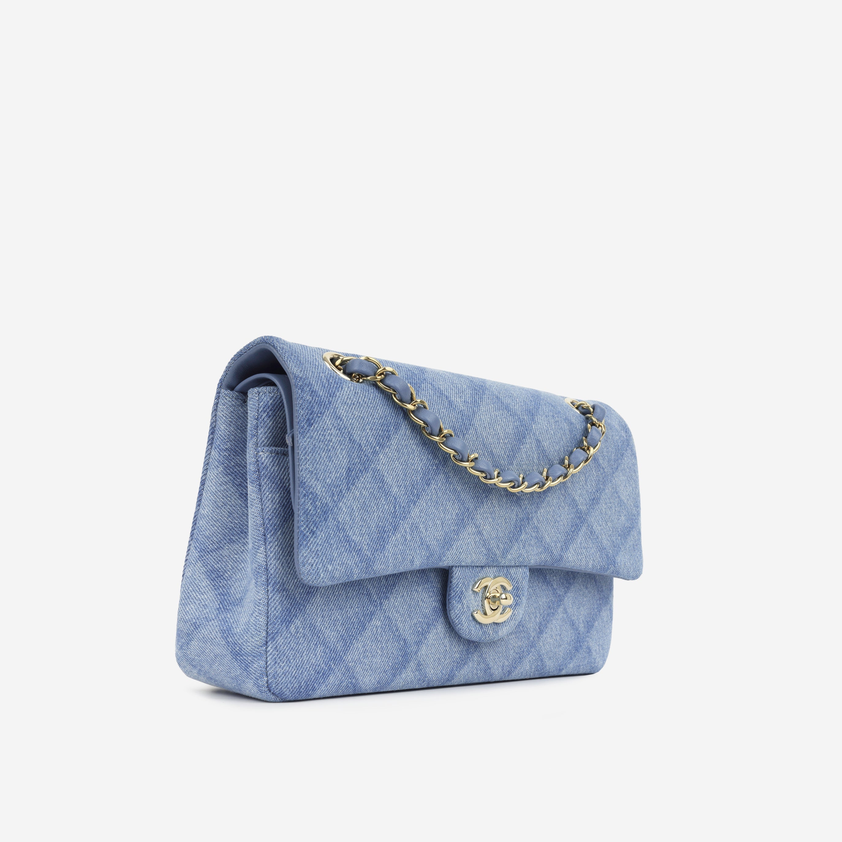 Medium Classic Flap