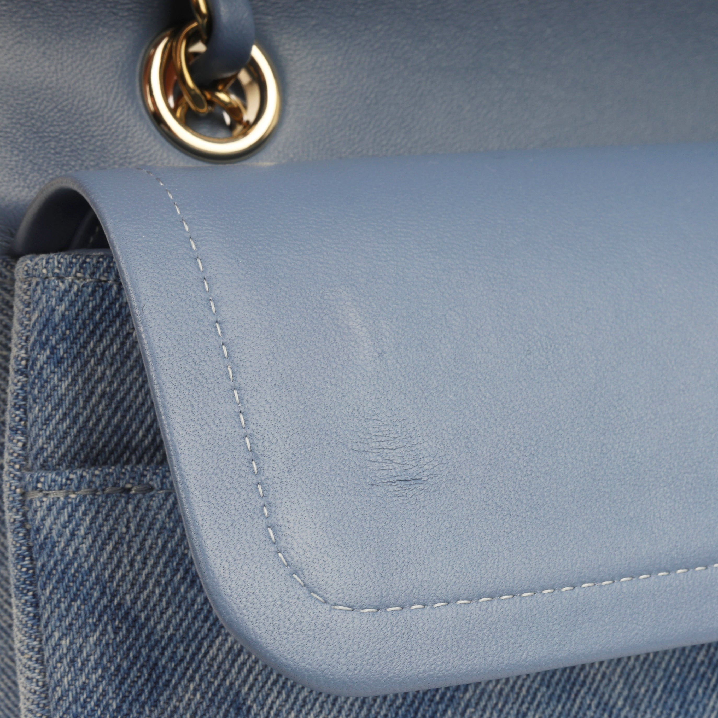 Medium Classic Flap