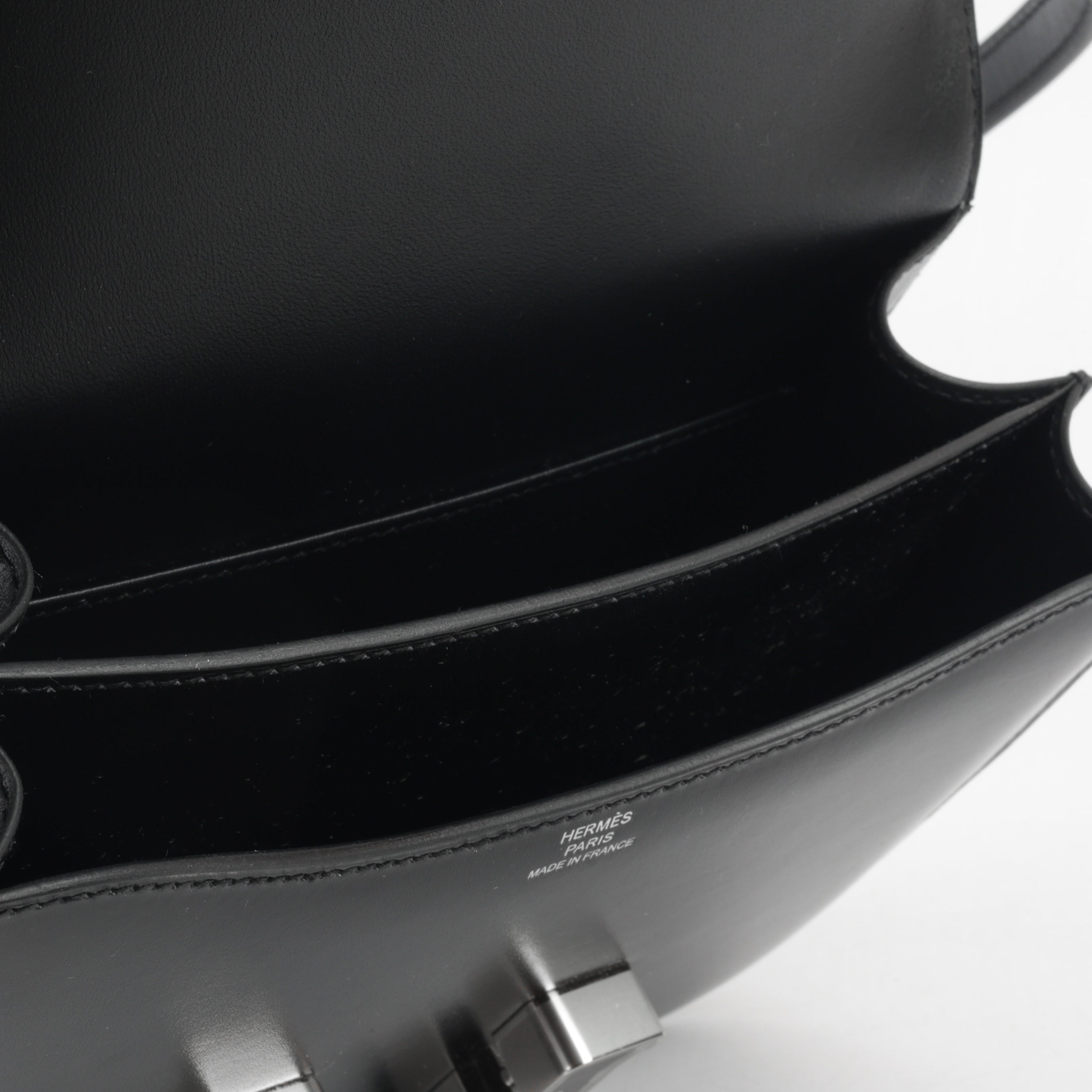Constance 18 - Noir Box Palladium Aventurine Hardware