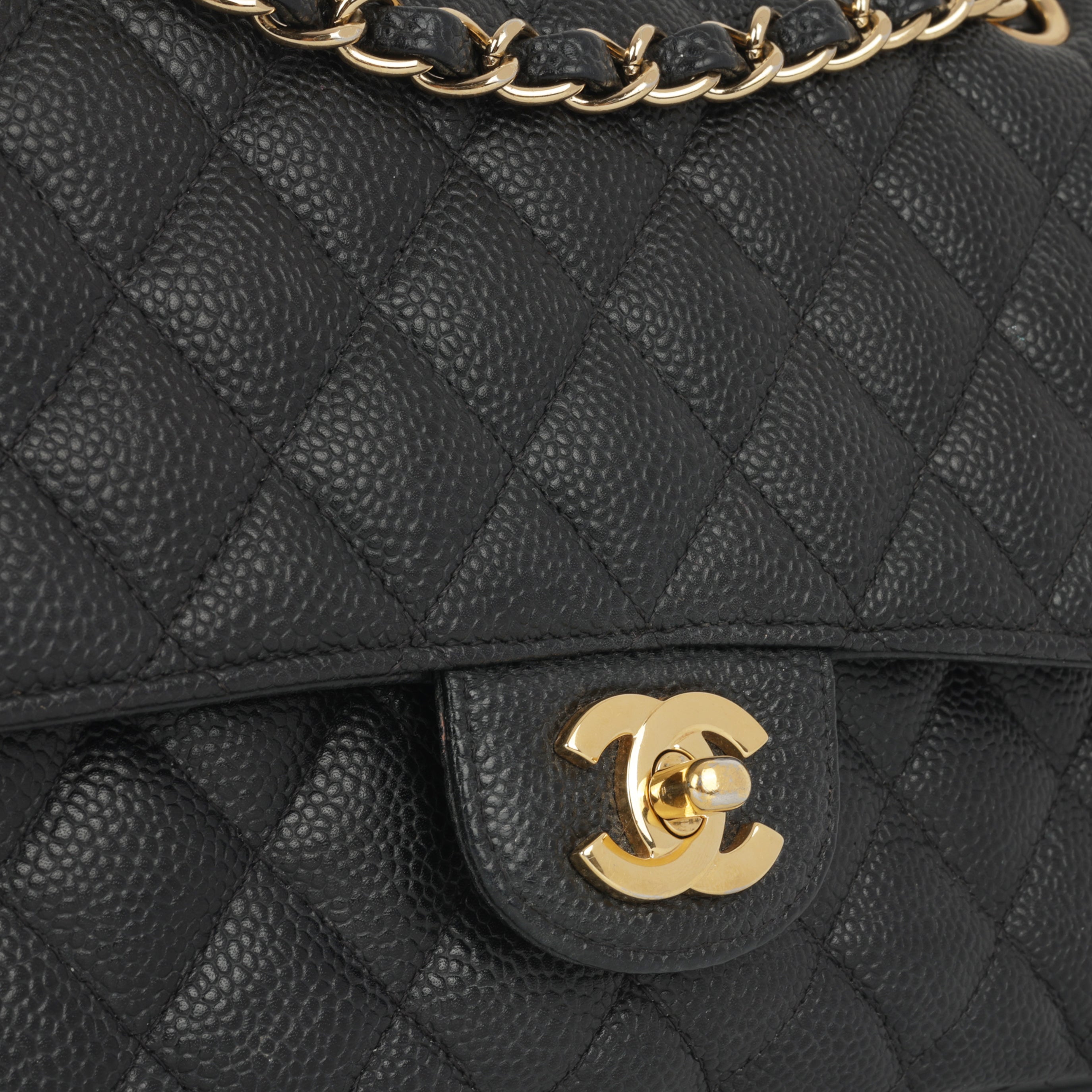 Medium Classic Flap