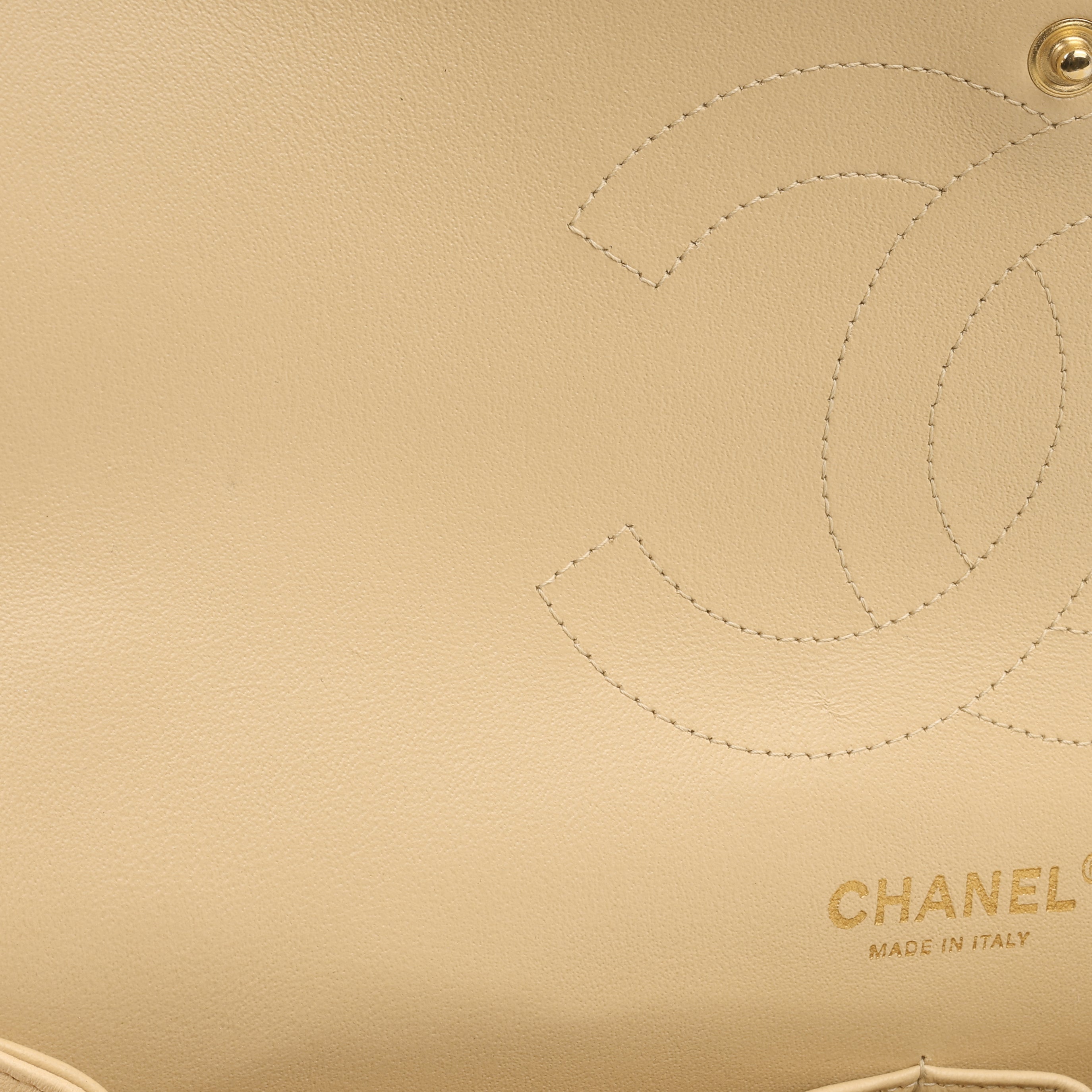 Jumbo Classic Flap