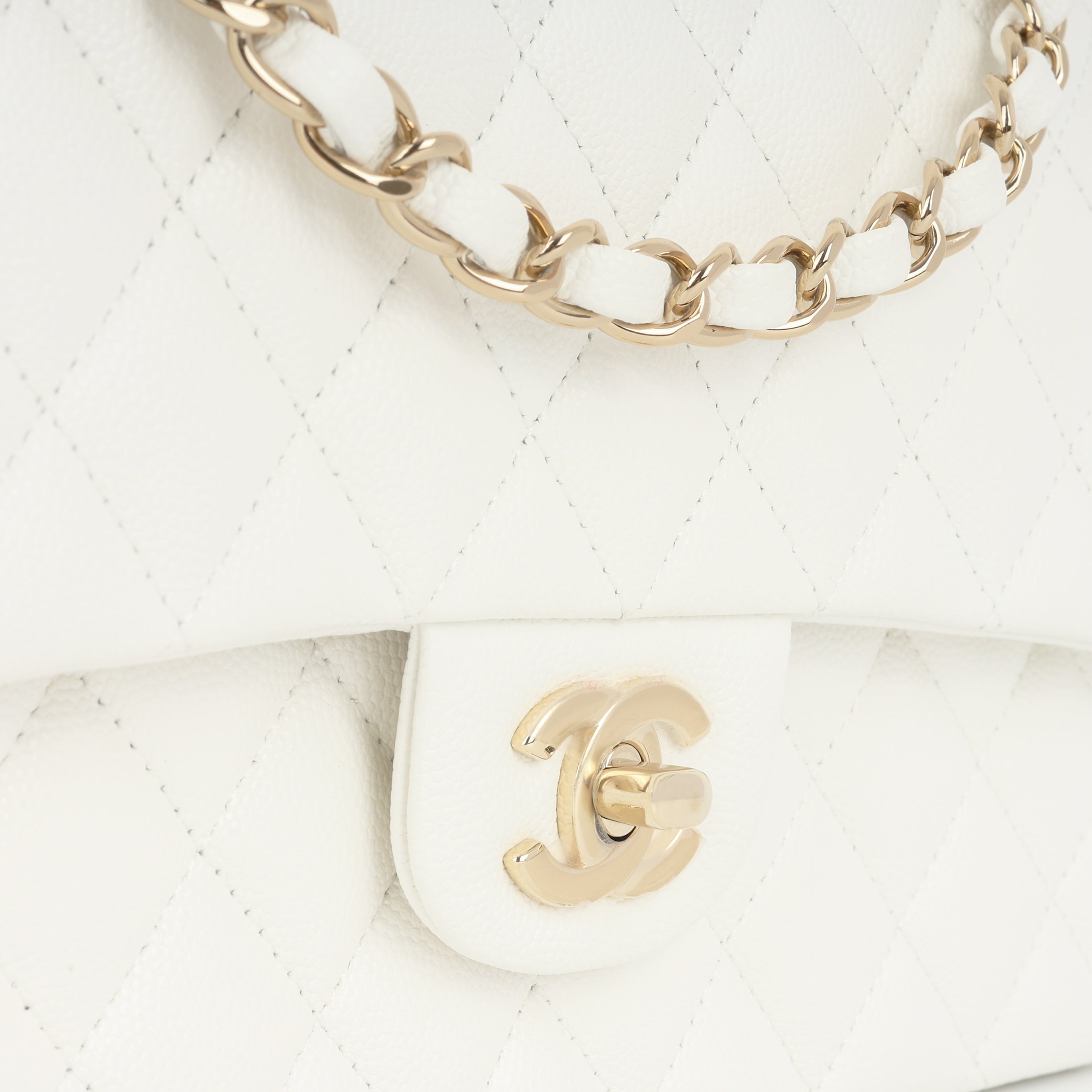 Medium Classic Flap