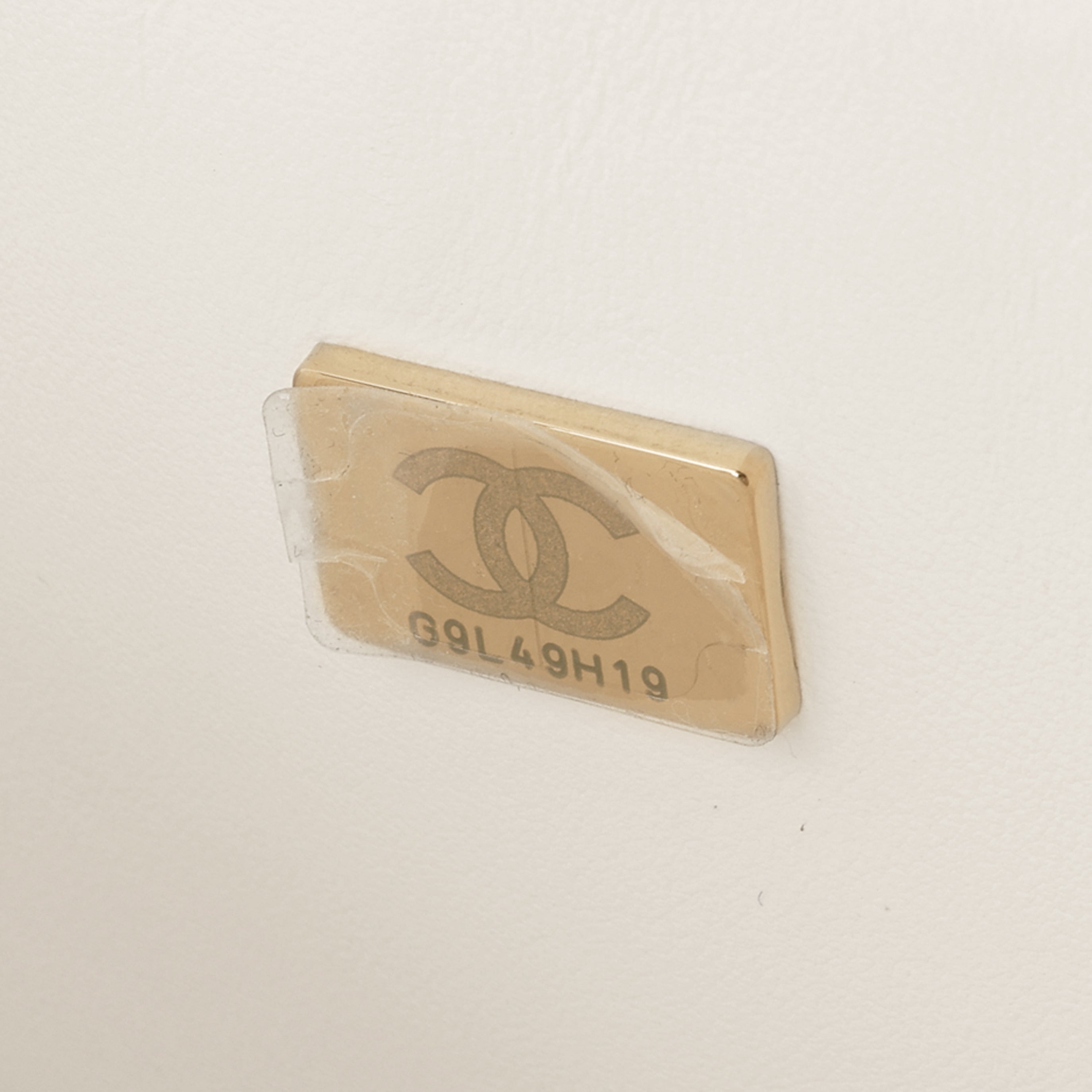 Medium Classic Flap