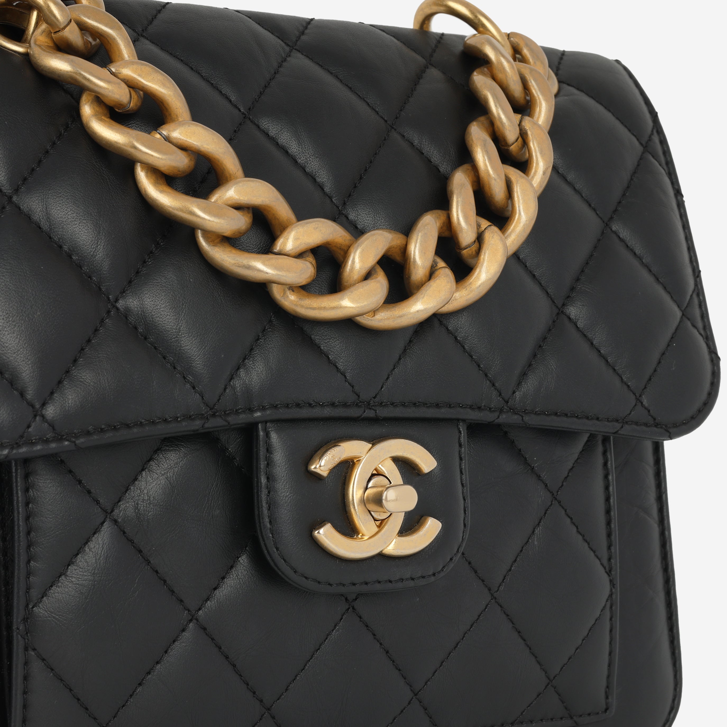 Chanel 23S Messenger Flap - Black Lambskin | Gold Hardware