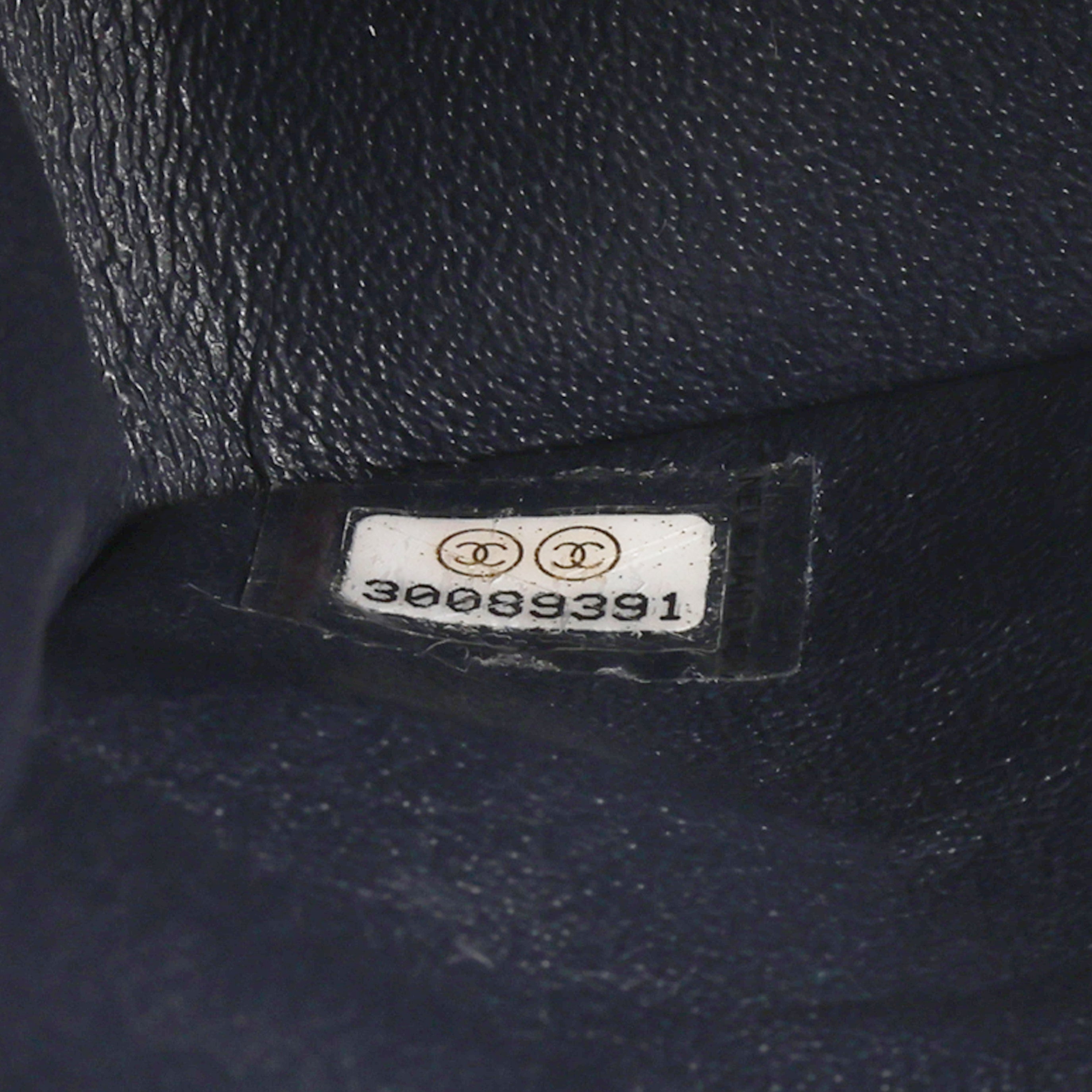 Medium Classic Flap