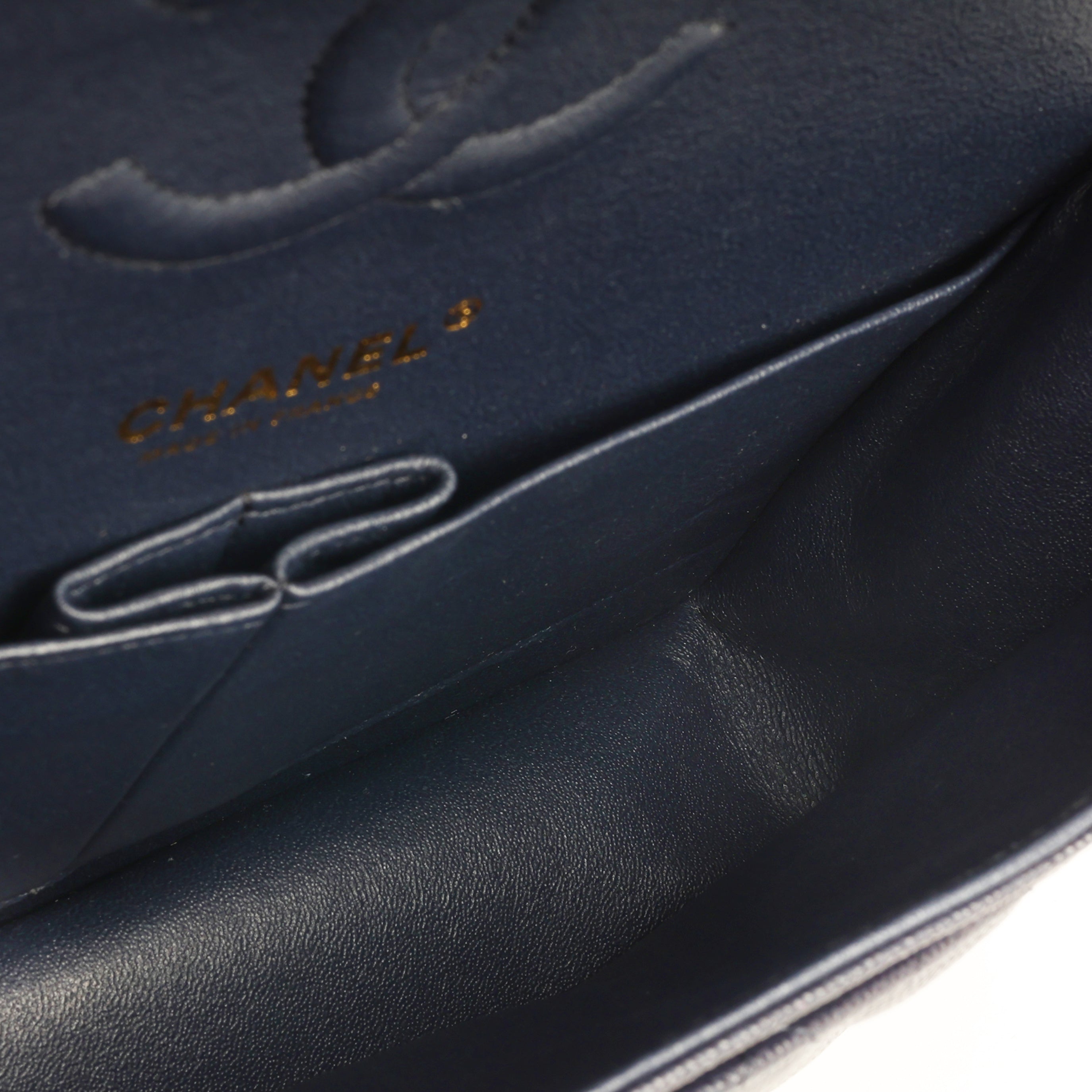 Medium Classic Flap