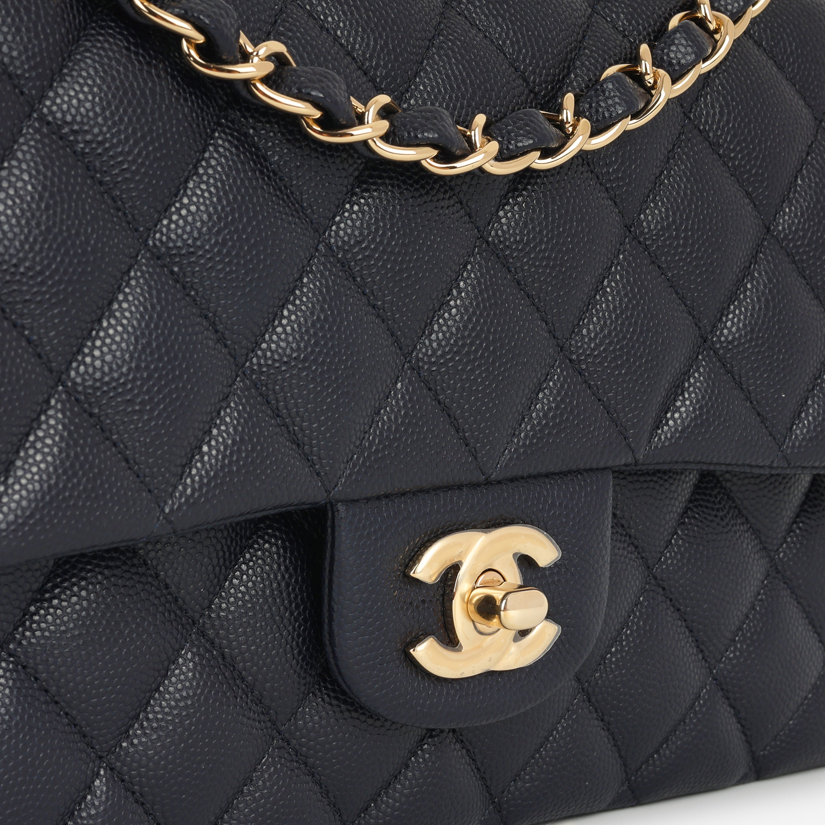 Medium Classic Flap