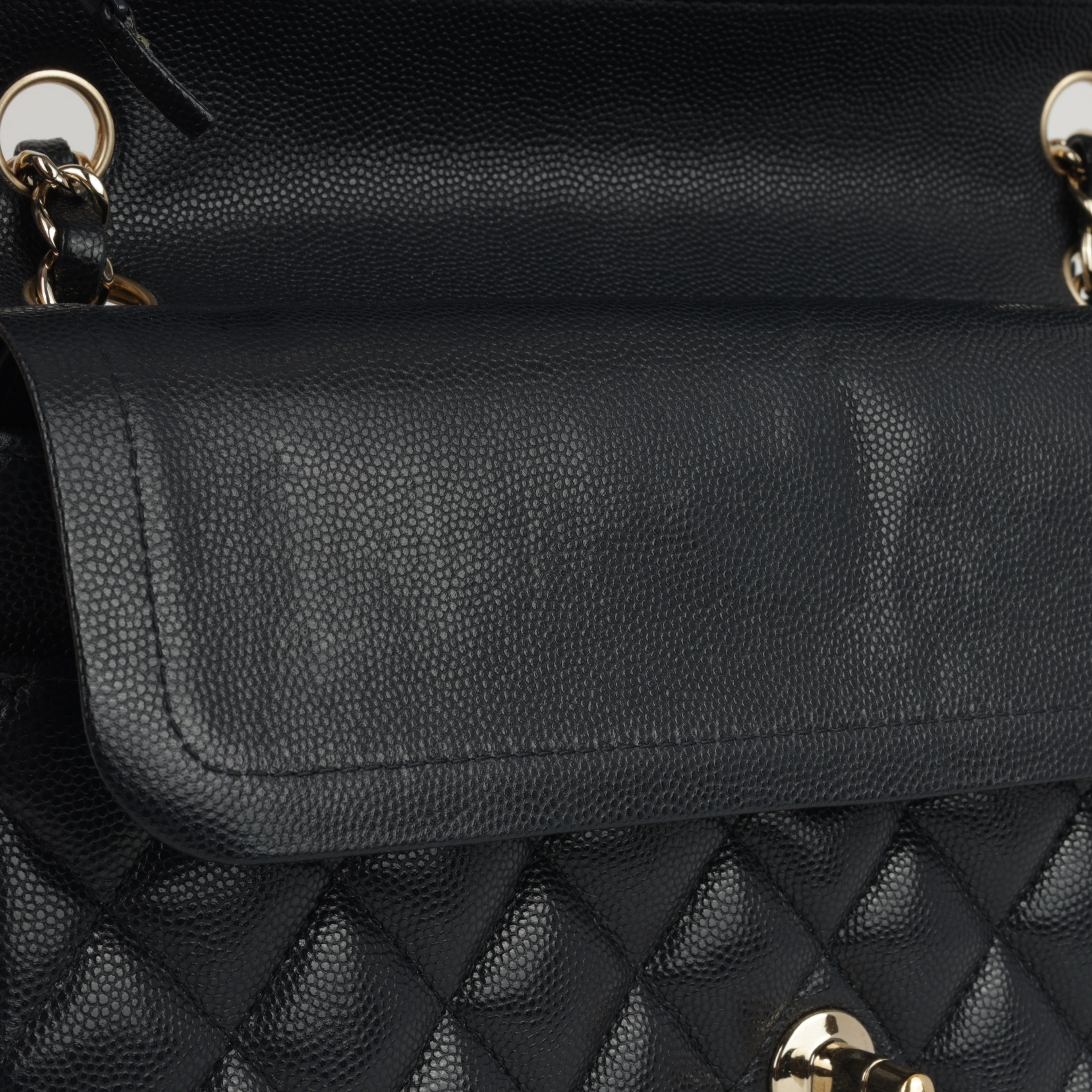 Medium Classic Flap