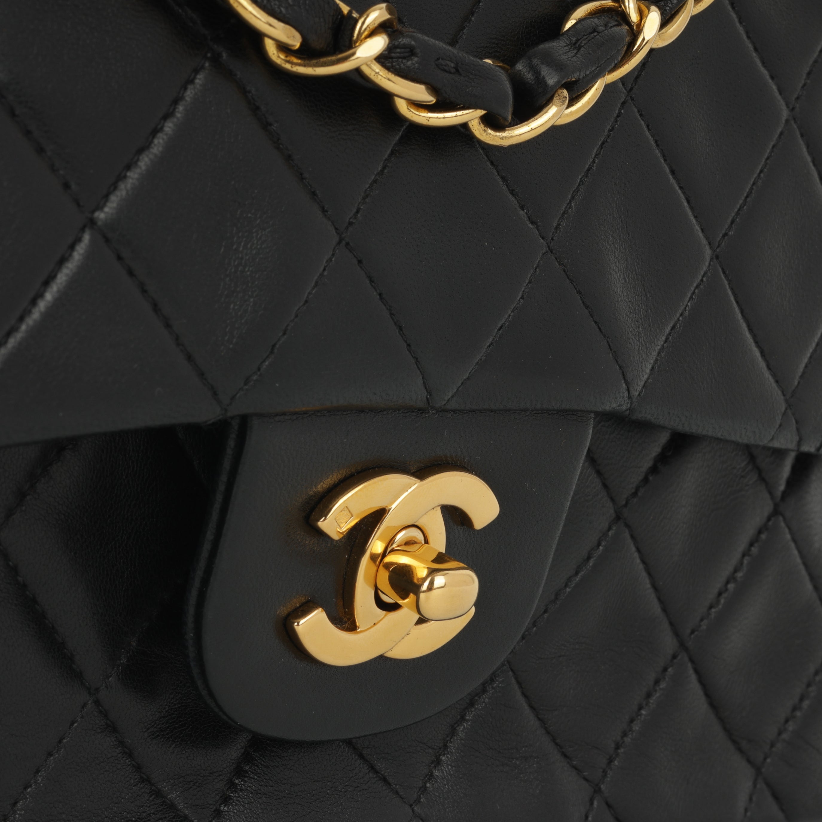 Vintage Medium Classic Flap