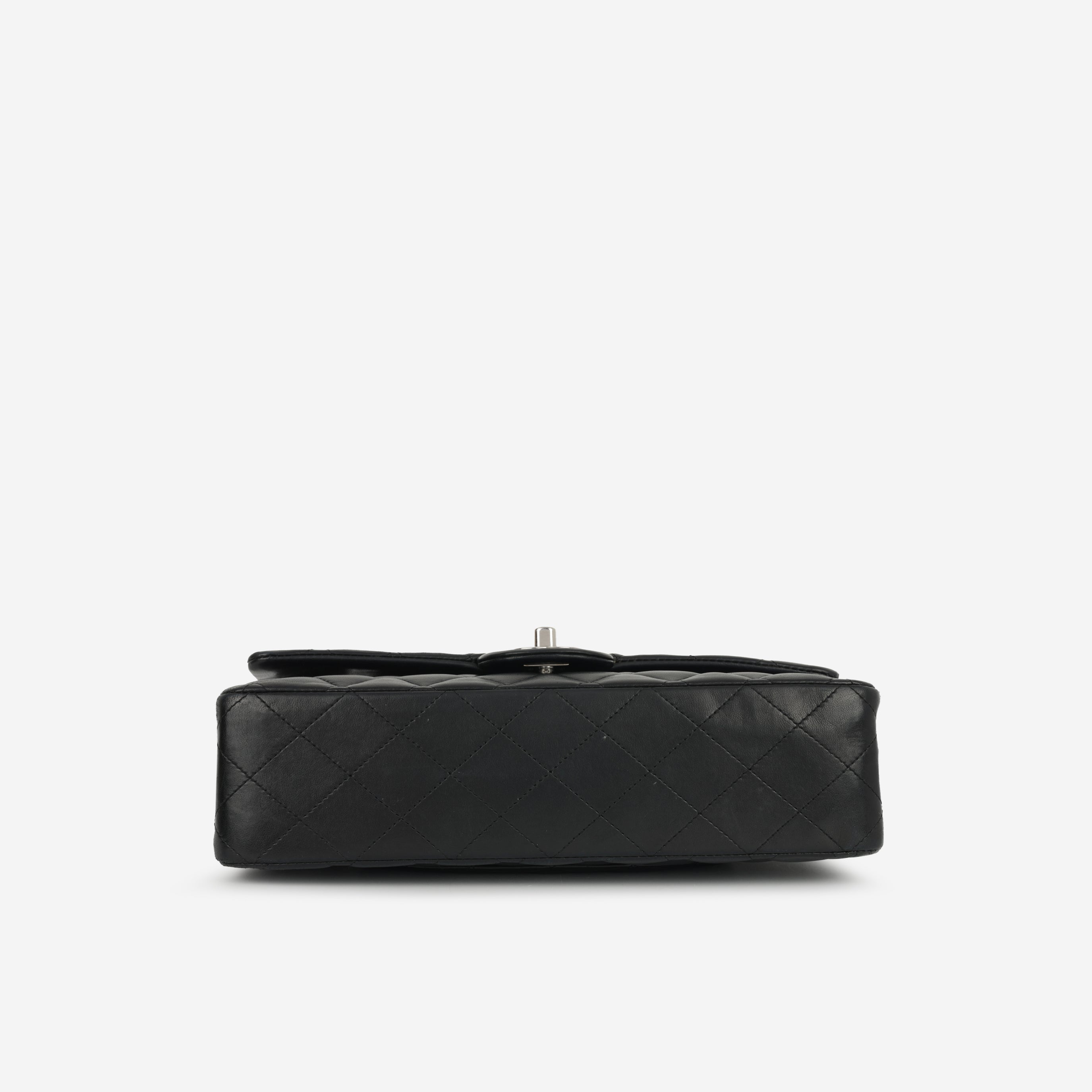 Medium Classic Flap