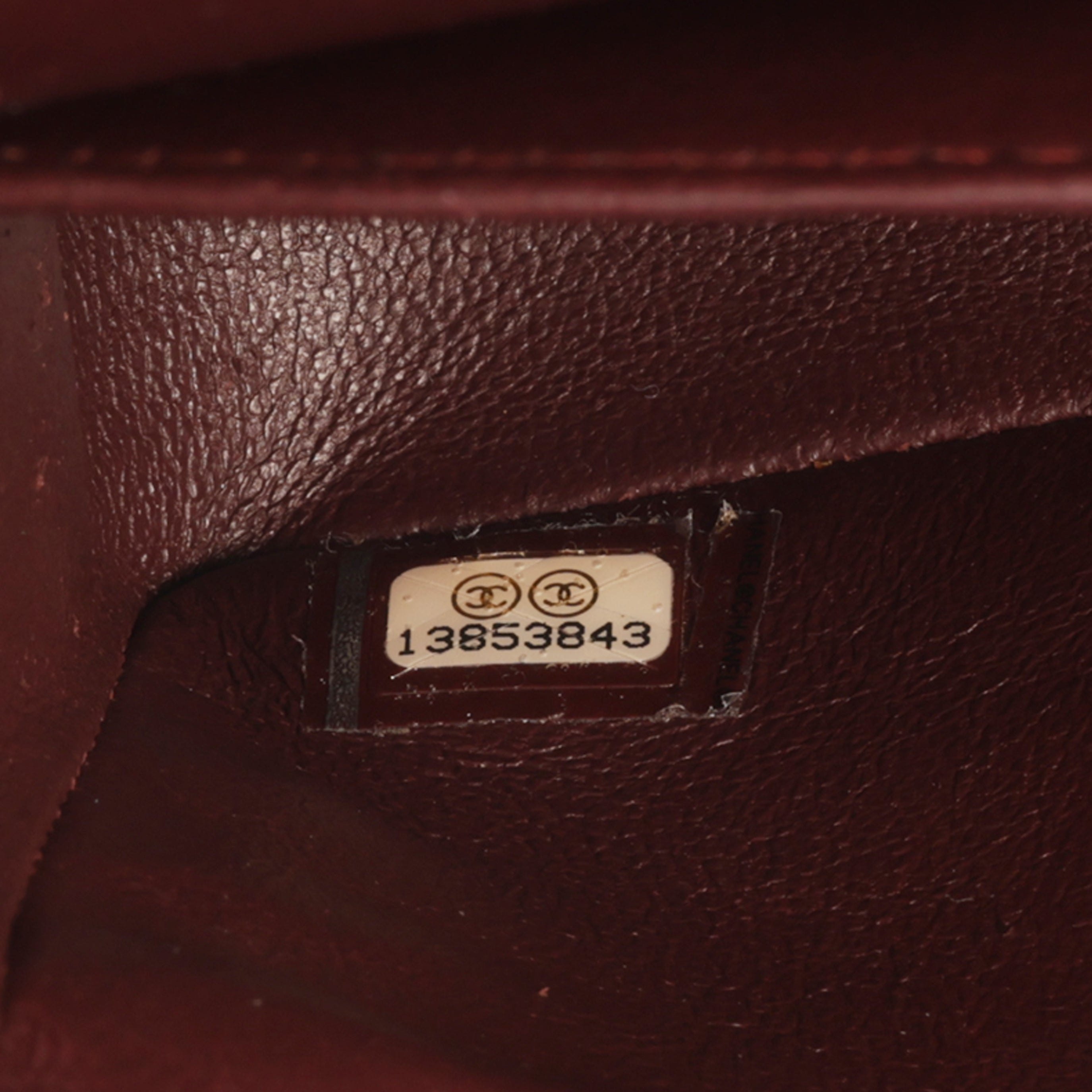Medium Classic Flap