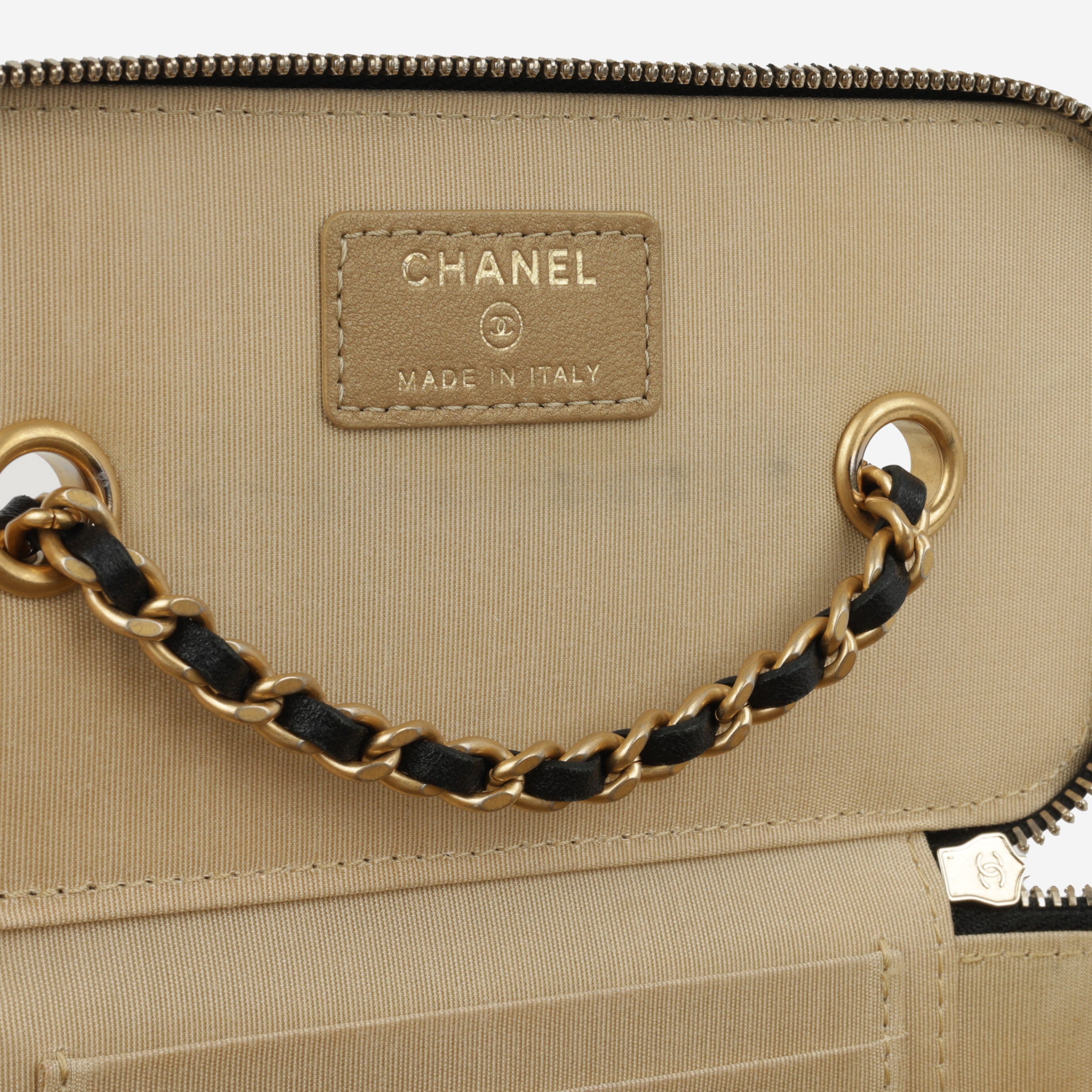 Small Vanity on Chain Pearl Crush - Black Lambskin | Antique Gold Hardware