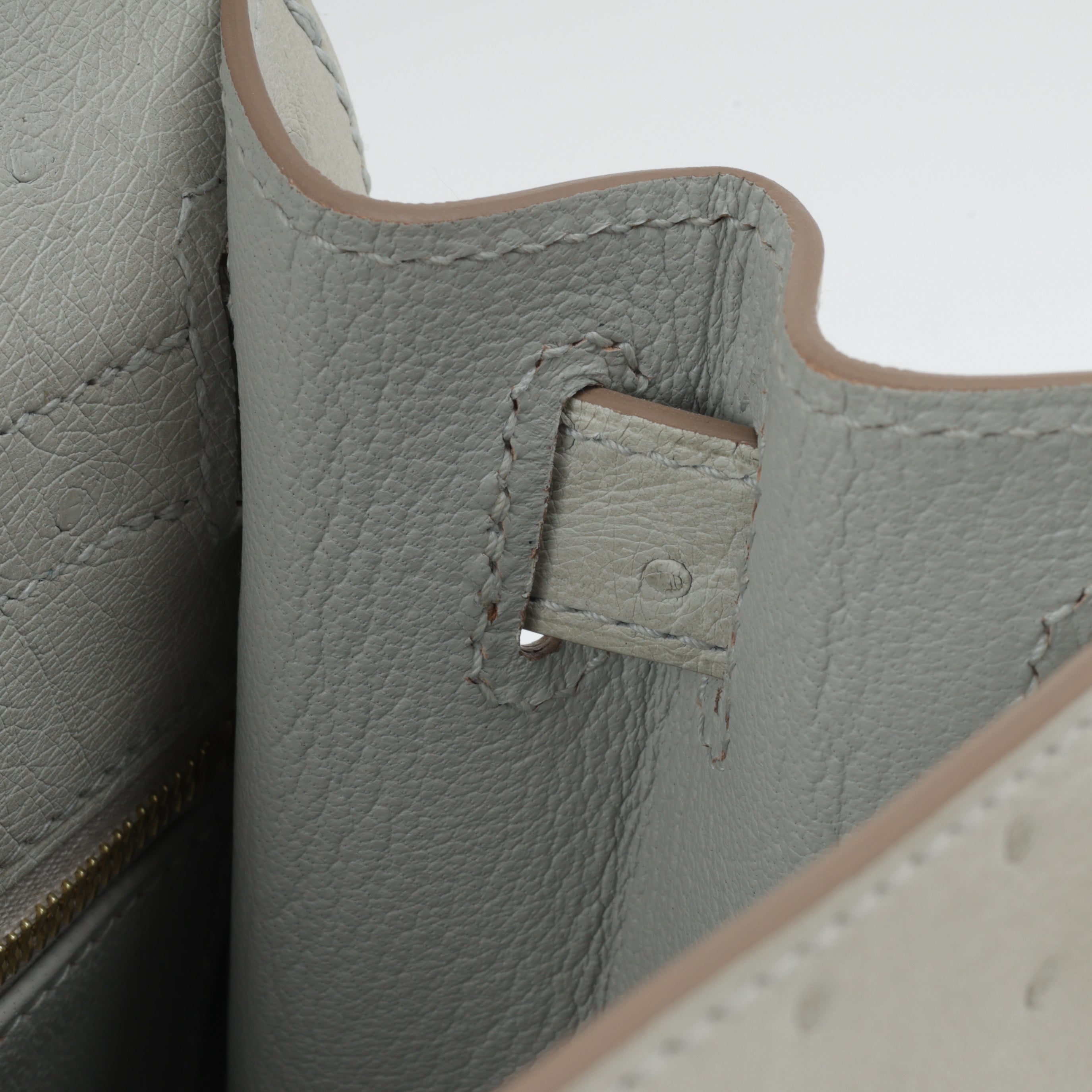 Hermès Kelly 28 - Gris Perle Ostrich | Gold Hardware