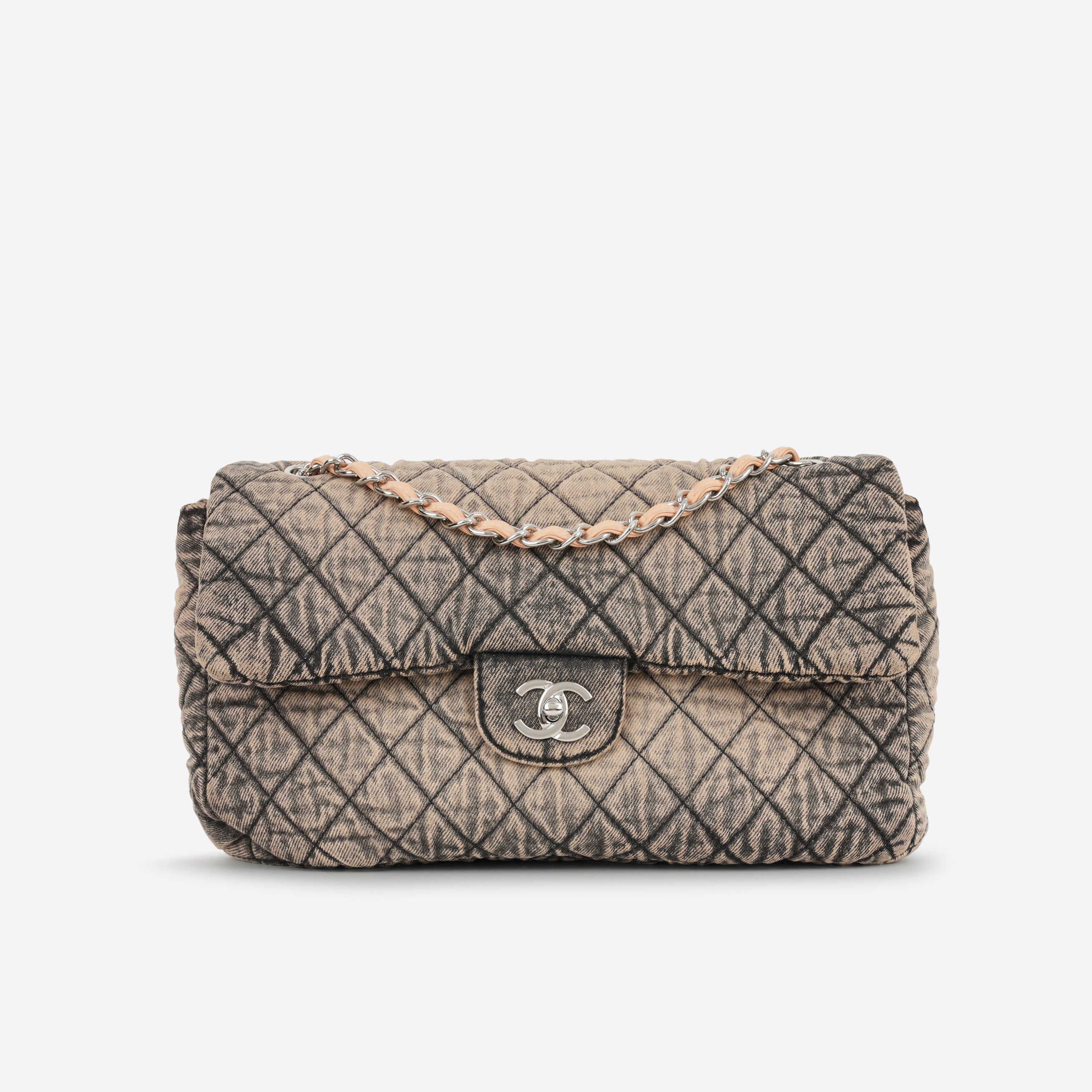 20c Seasonal Jumbo Flap - Rose Clair / Black Denimpression  | Silver Hardware