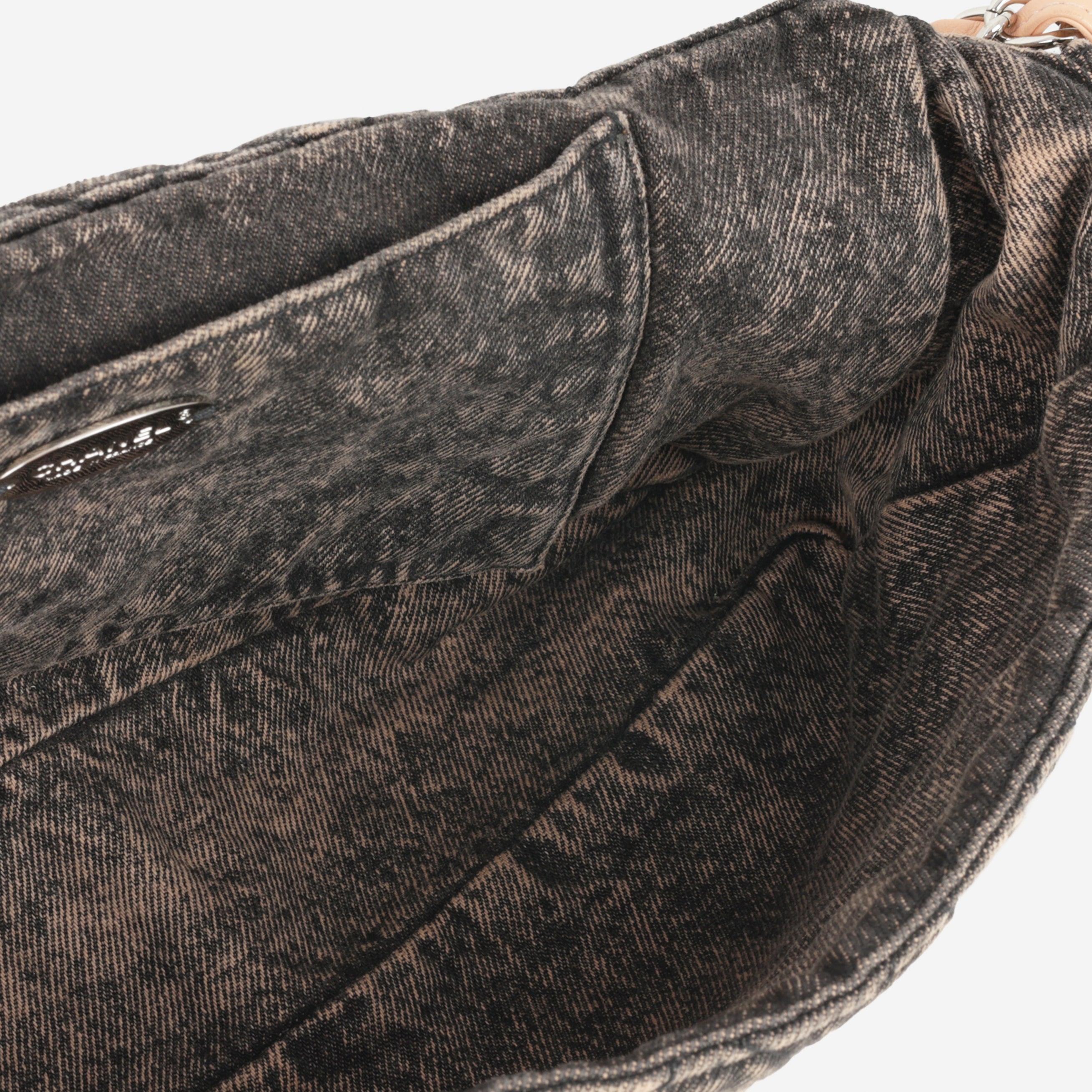 20c Seasonal Jumbo Flap - Rose Clair / Black Denimpression  | Silver Hardware