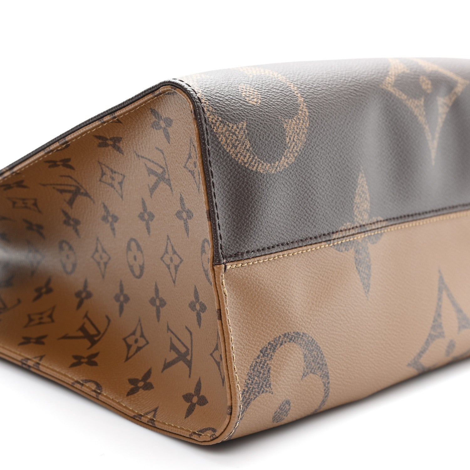 Reverse Monogram Giant Onthego MM