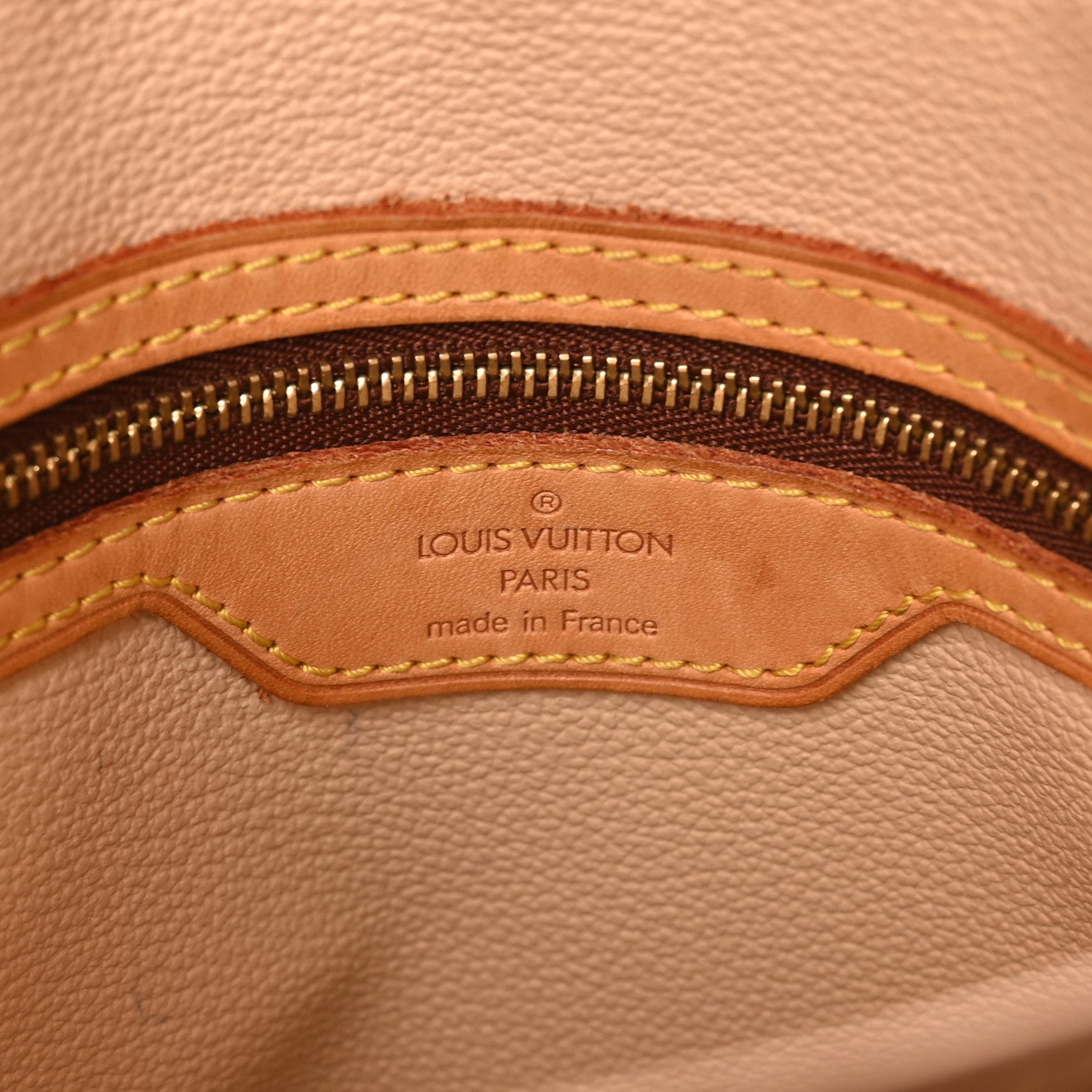 Monogram Petit Bucket 23