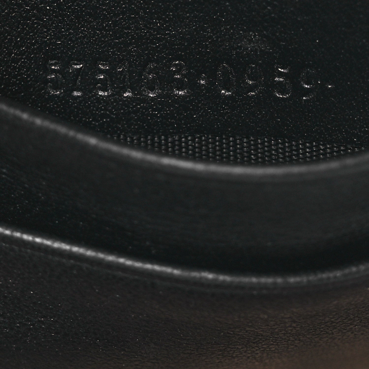 Calfskin Matelasse Mini GG Marmont 2.0 Bucket Bag Black