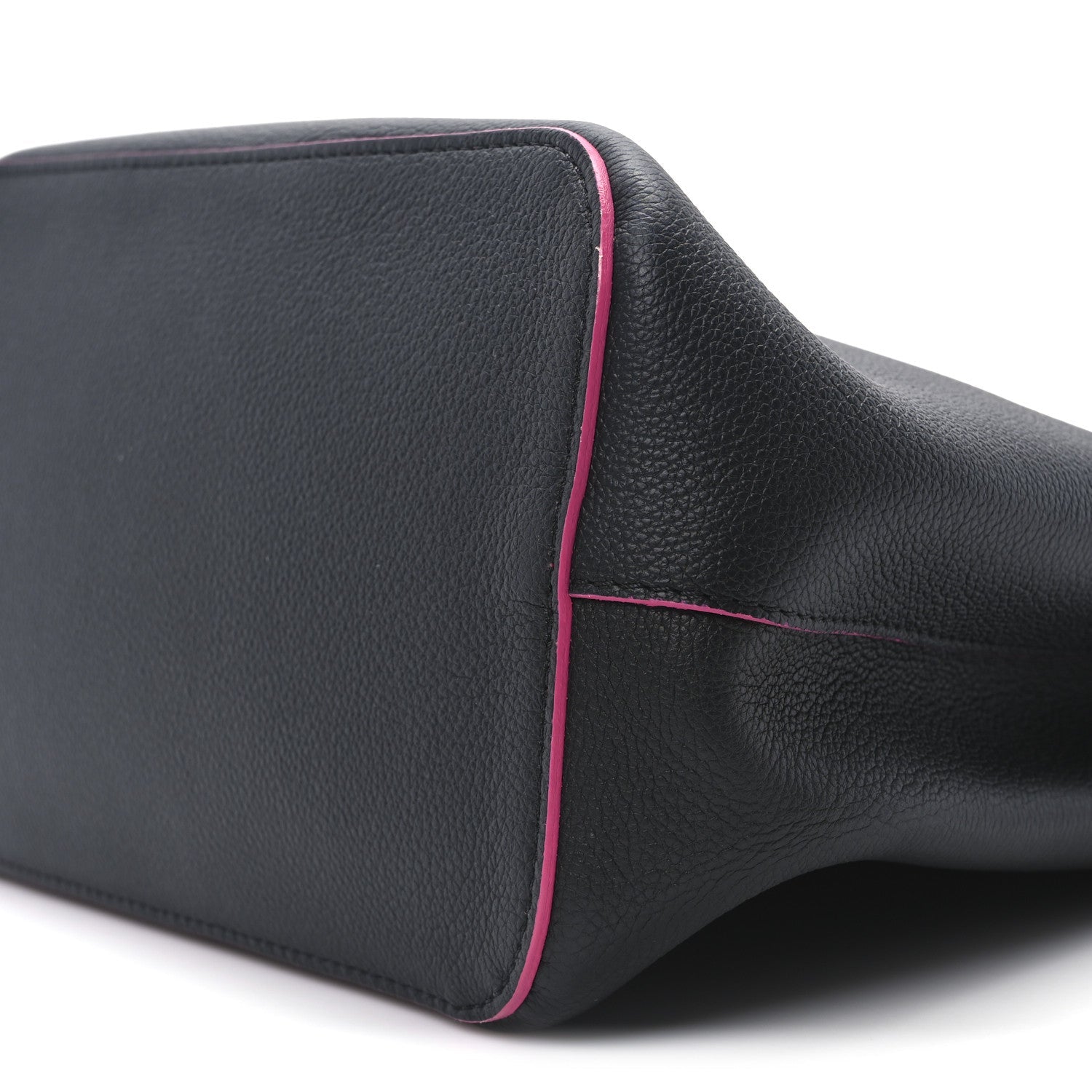 Calfskin Lockme Bucket Black