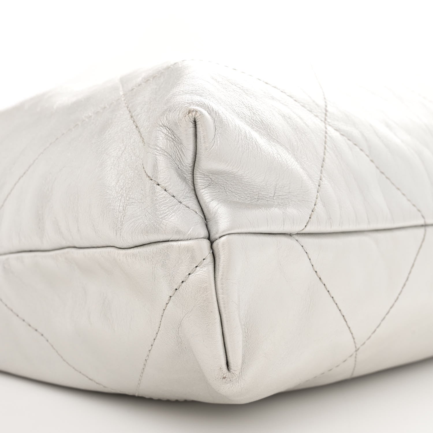 Metallic Shaded Calfskin Quilted Chanel 22 White Silver