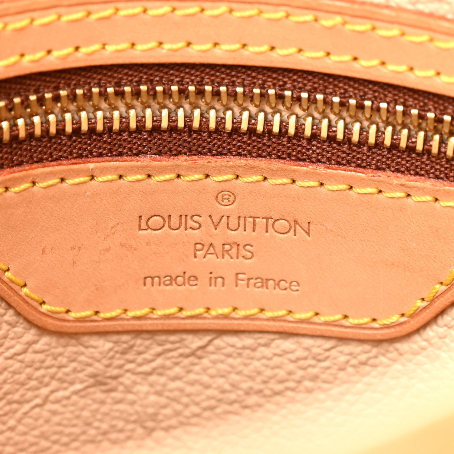 Monogram Petit Bucket 23