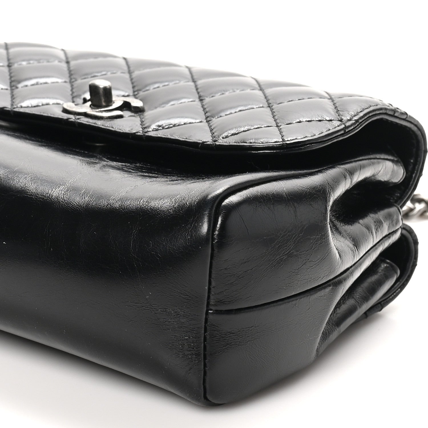 Glazed Calfskin Pilot Essentials Flap Black