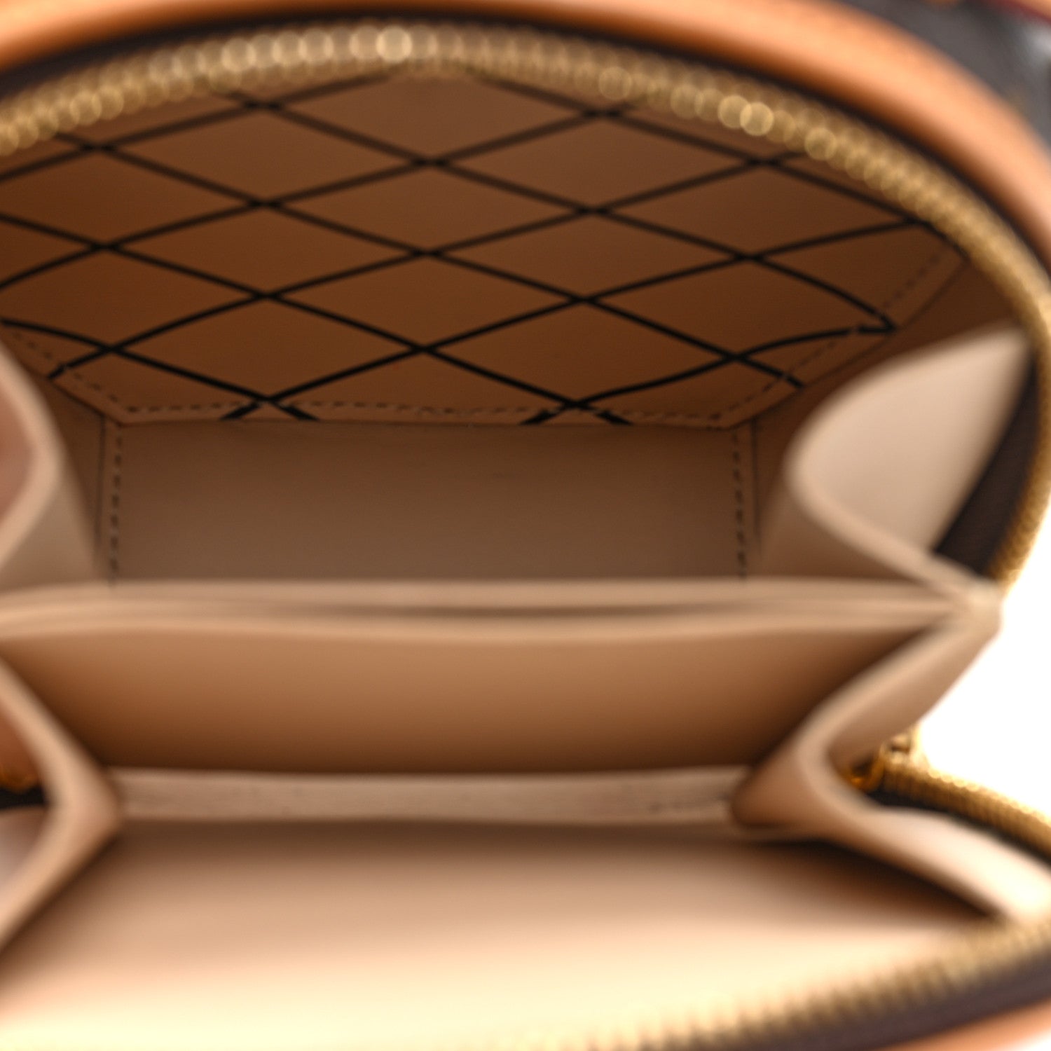 Monogram Mini Boite Chapeau