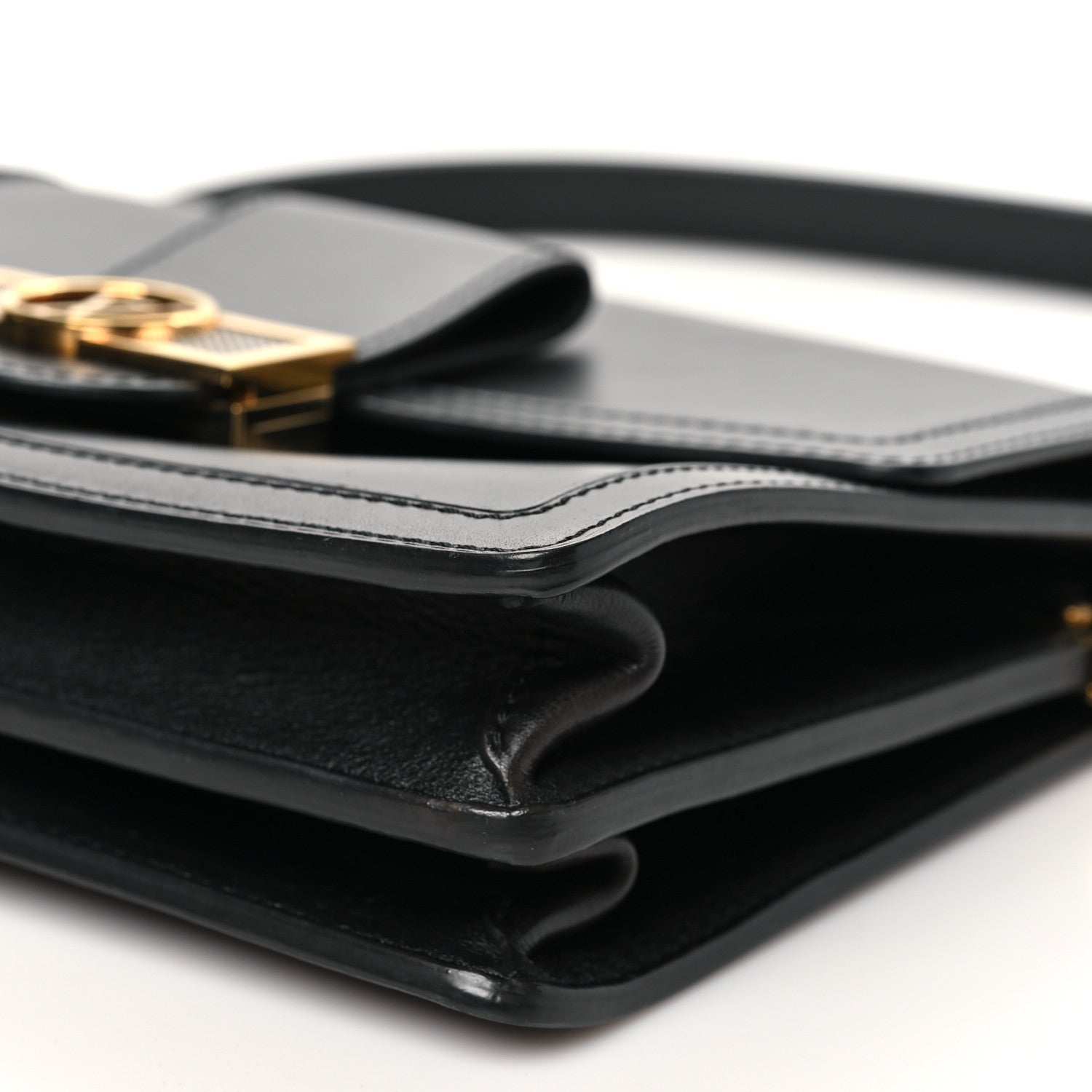 Smooth Calfskin Dauphine MM Black