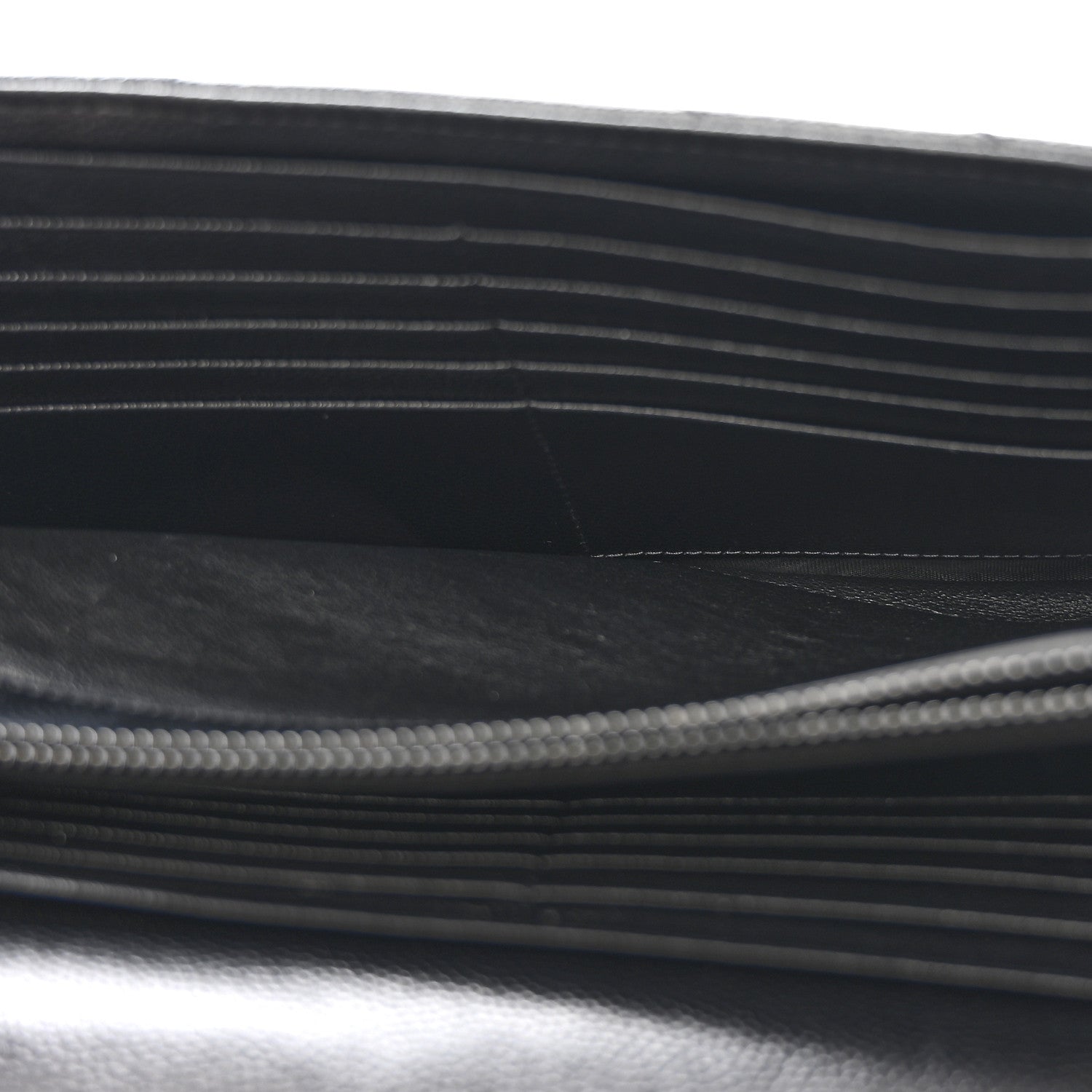 Grain De Poudre Matelasse Chevron Monogram Monochrome Chain Wallet Black