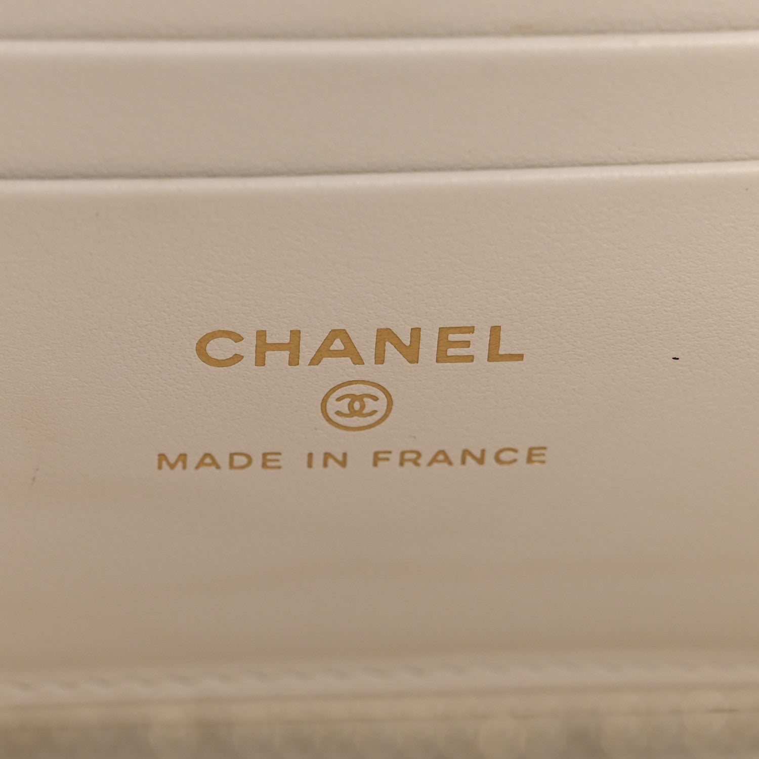 Caviar Quilted Small Vanity Case With Chain White