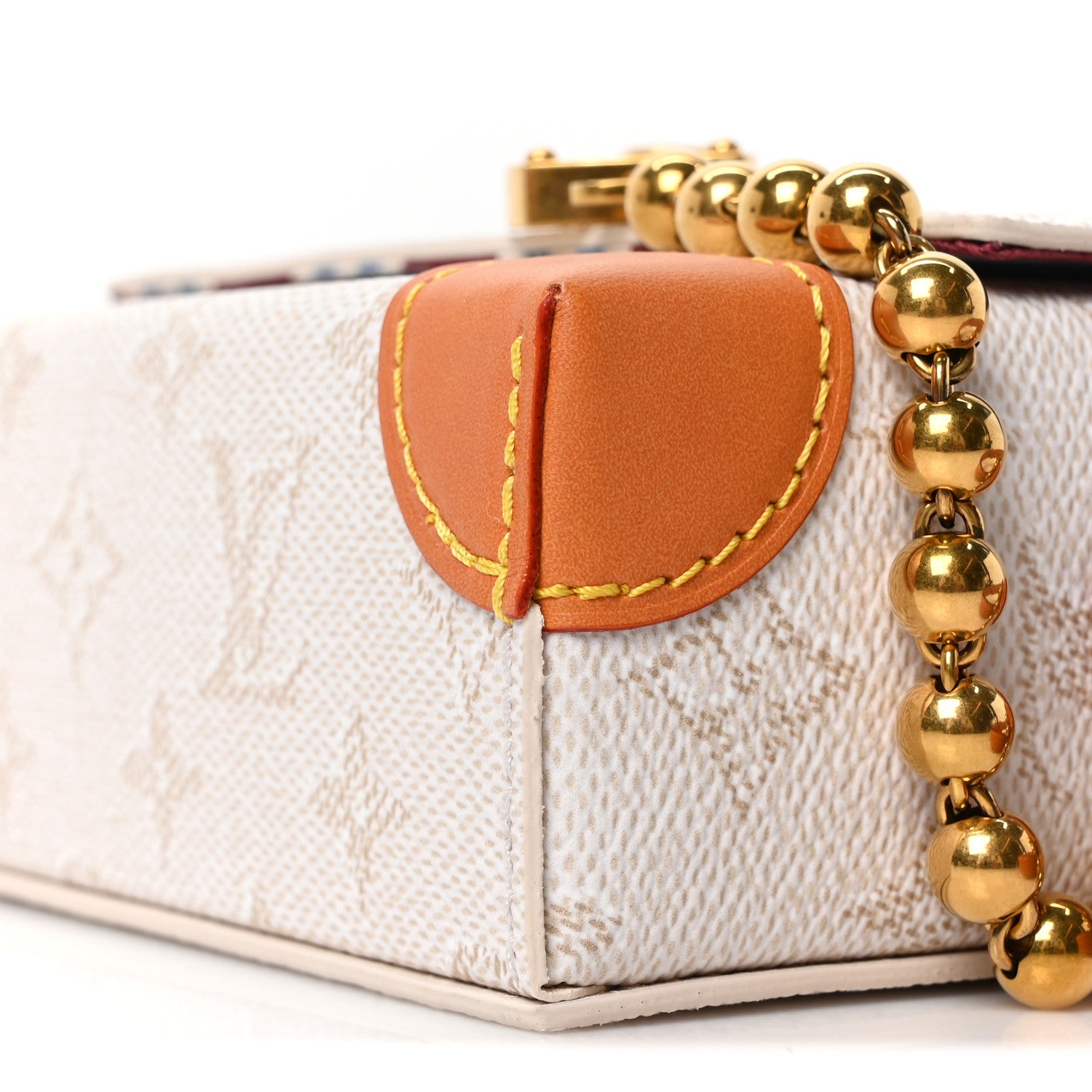 Heritage Monogram Steamer Wearable Wallet Off White