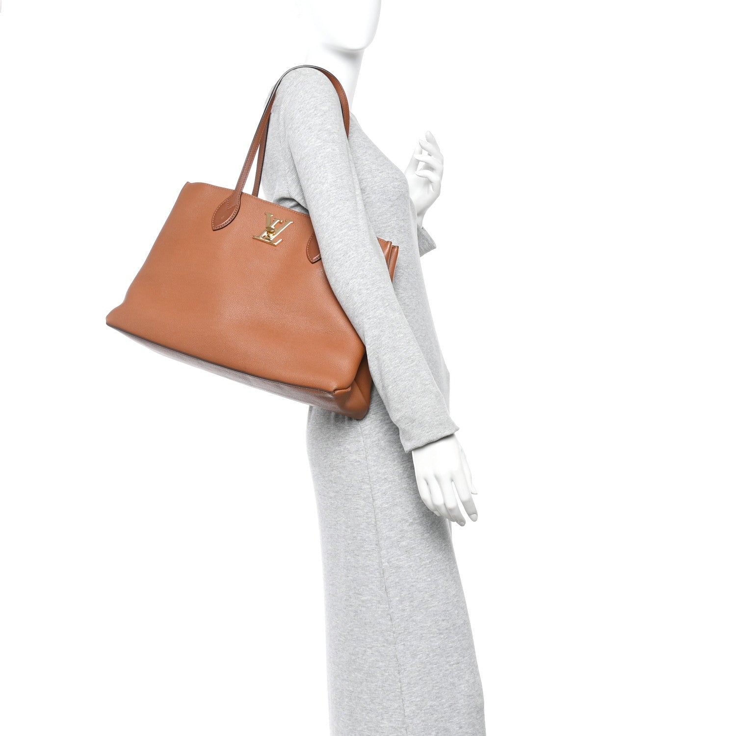 Grained Calfskin Lockme Shopper Chataigne