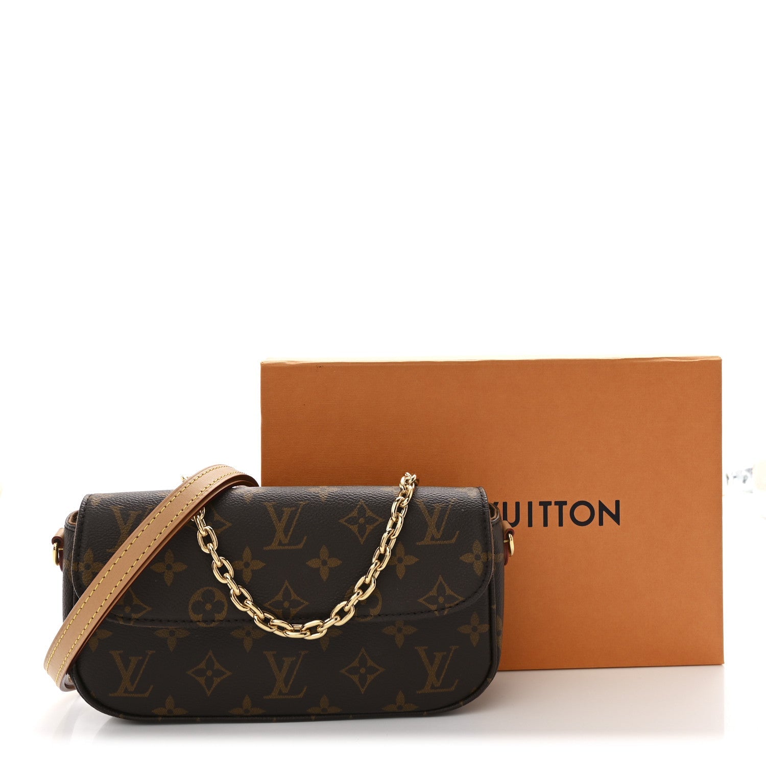 Monogram Ivy Wallet On Chain