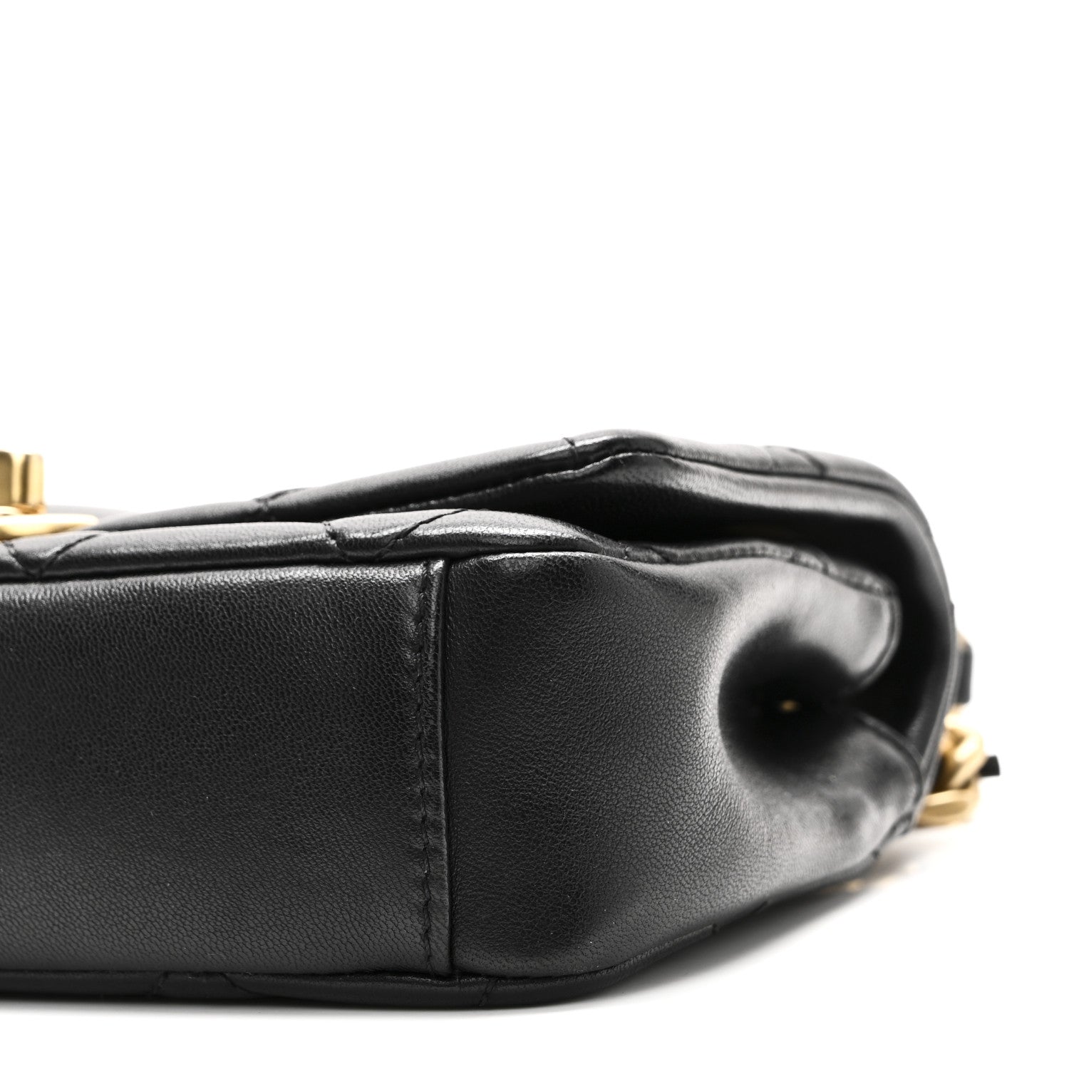 Shiny Lambskin Small Chain Is More Flap Black