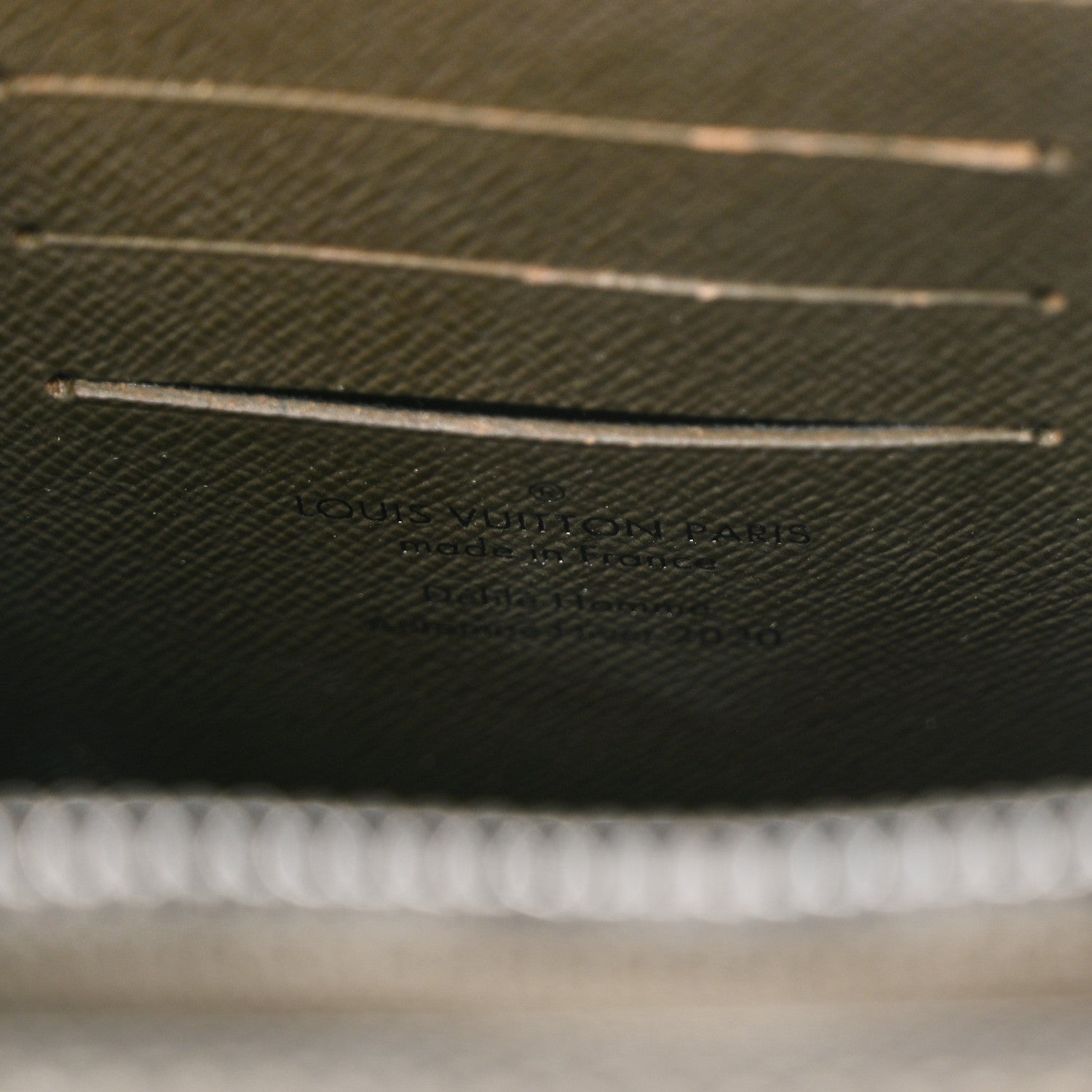 Monogram Taiga Phone Box Khaki