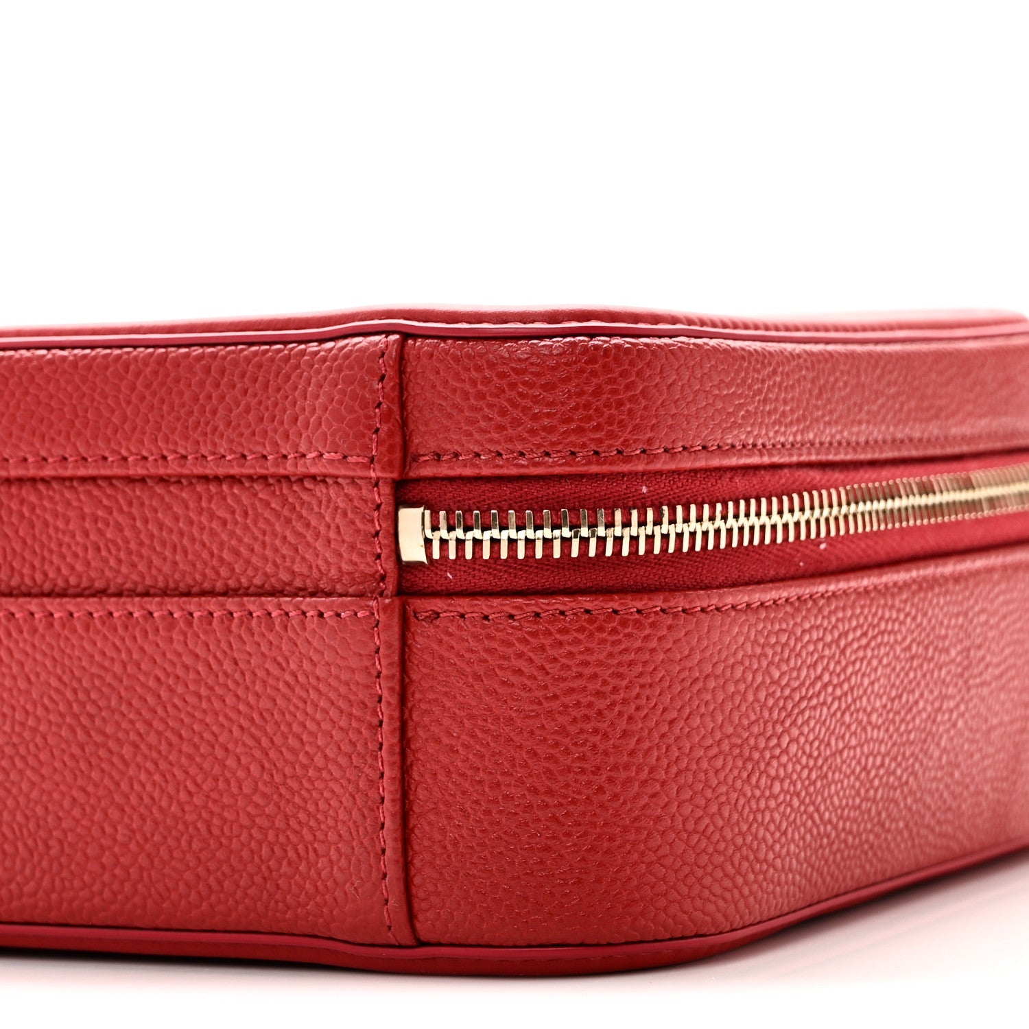 Caviar Quilted Medium CC Filigree Vanity Case Red
