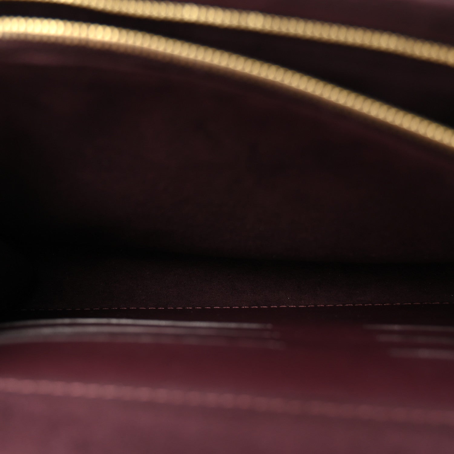 Calfskin Chain Louise GM Amarante