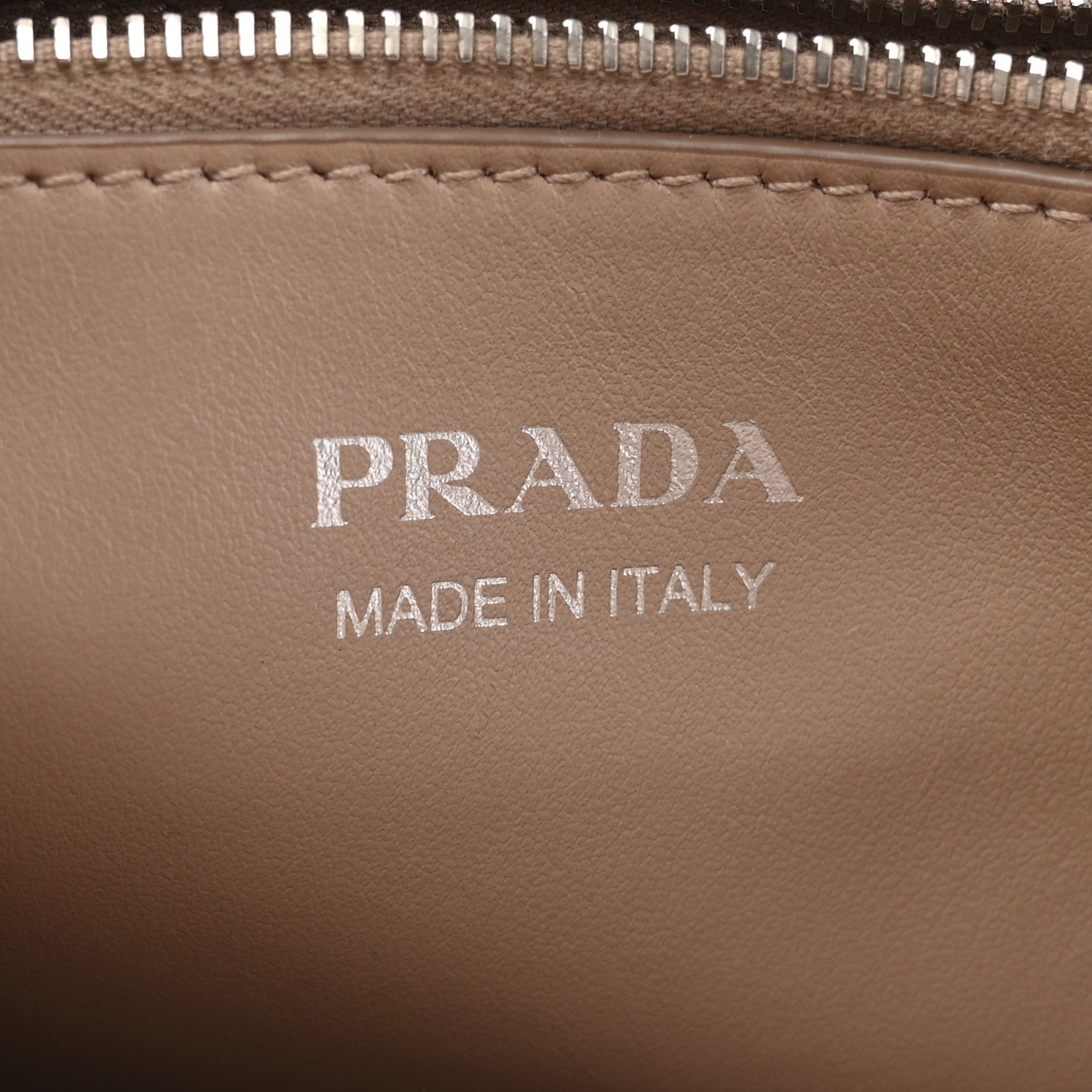 Soft Calfskin Impunture Diagramme Tote Cipria